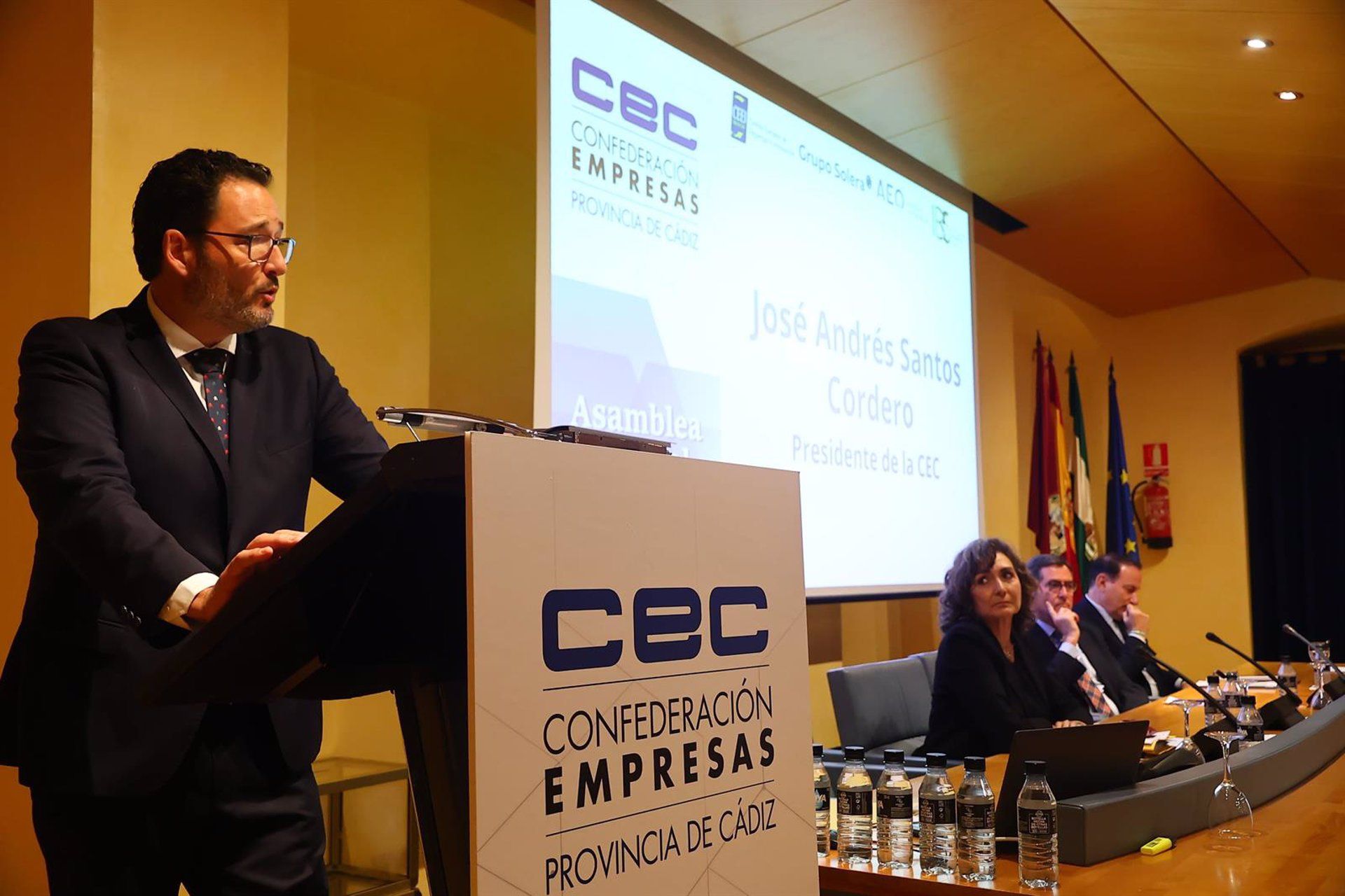 José Andrés Santos asume la presidencia de la Confederación de Empresarios de la provincia.