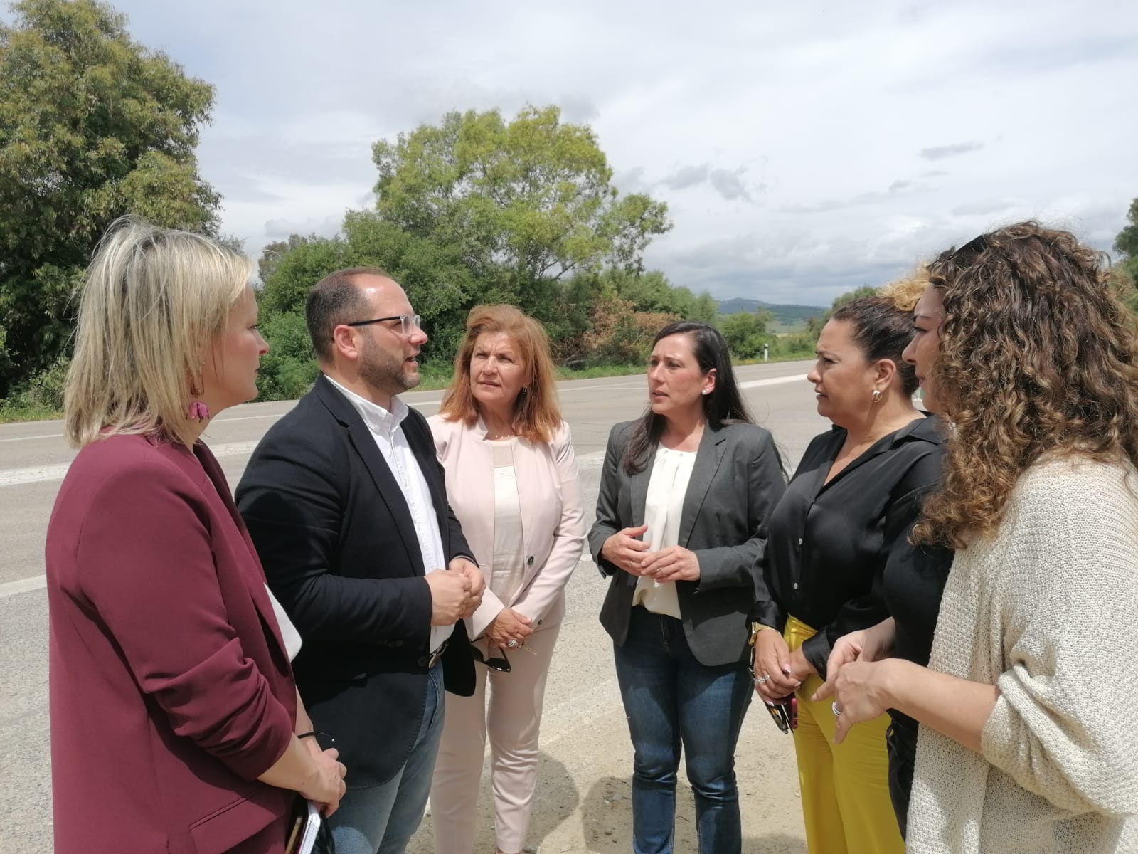 El PSOE apremia a la Junta para que empiece ya la prometida reforma integral en la A-405  .