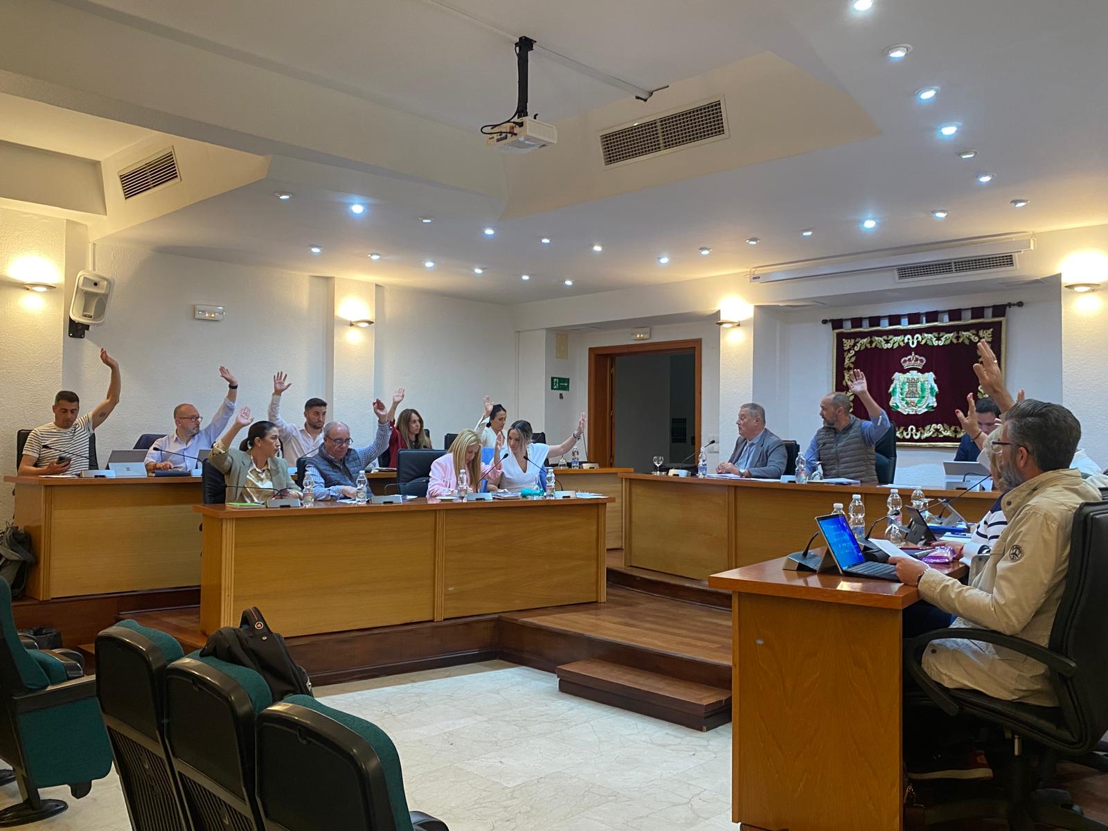 El pleno aprueba con los votos favorables de todos los grupos una moción para solicitar a la Junta de Andalucía la eliminación de las listas de espera en el servicio de atención temprana en el municipio