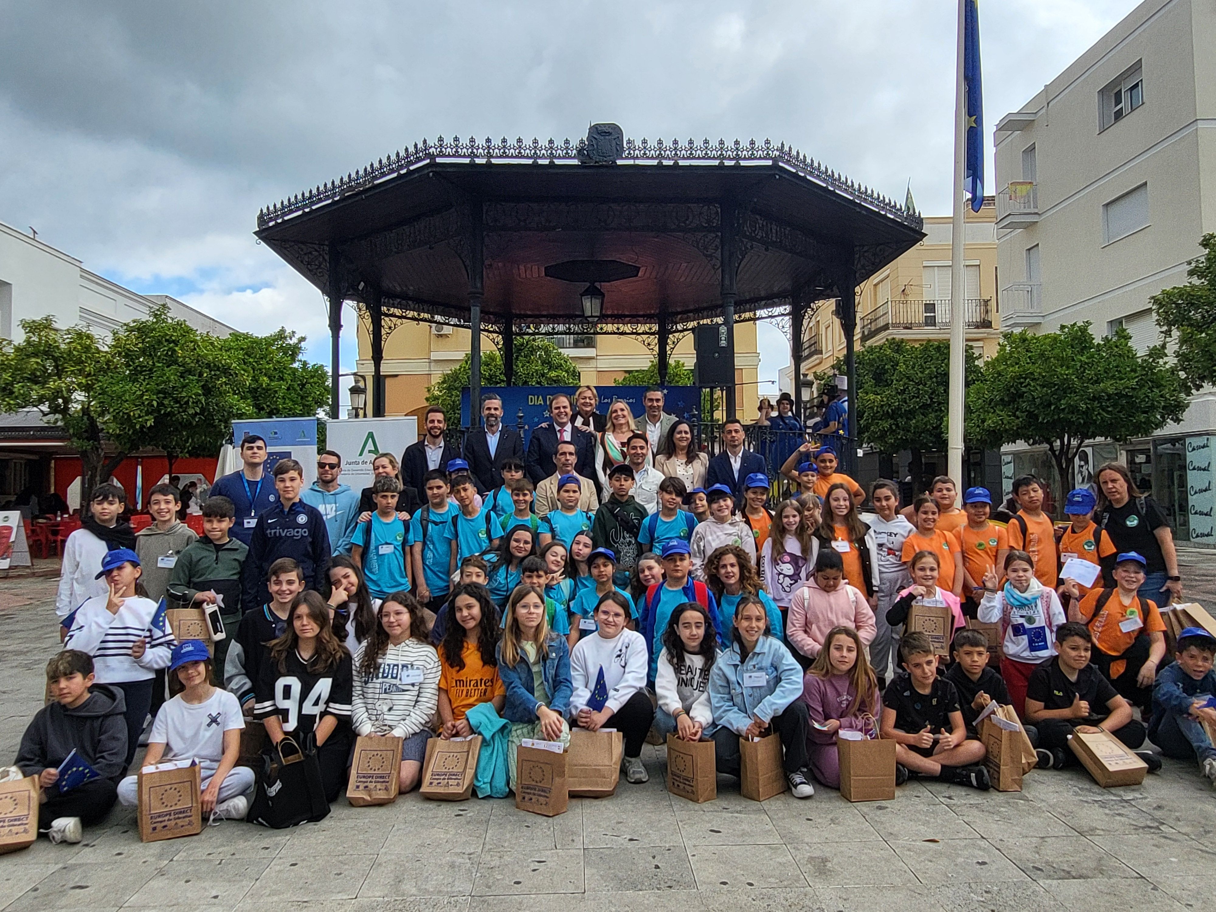 Escolares de Los Barrios, protagonistas de la celebración de Mancomunidad por el Día de Europa. 