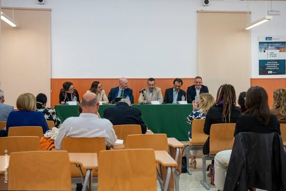 La Escuela de Sociología ‘Salustiano del Campo’ inicia su andadura en La Línea.