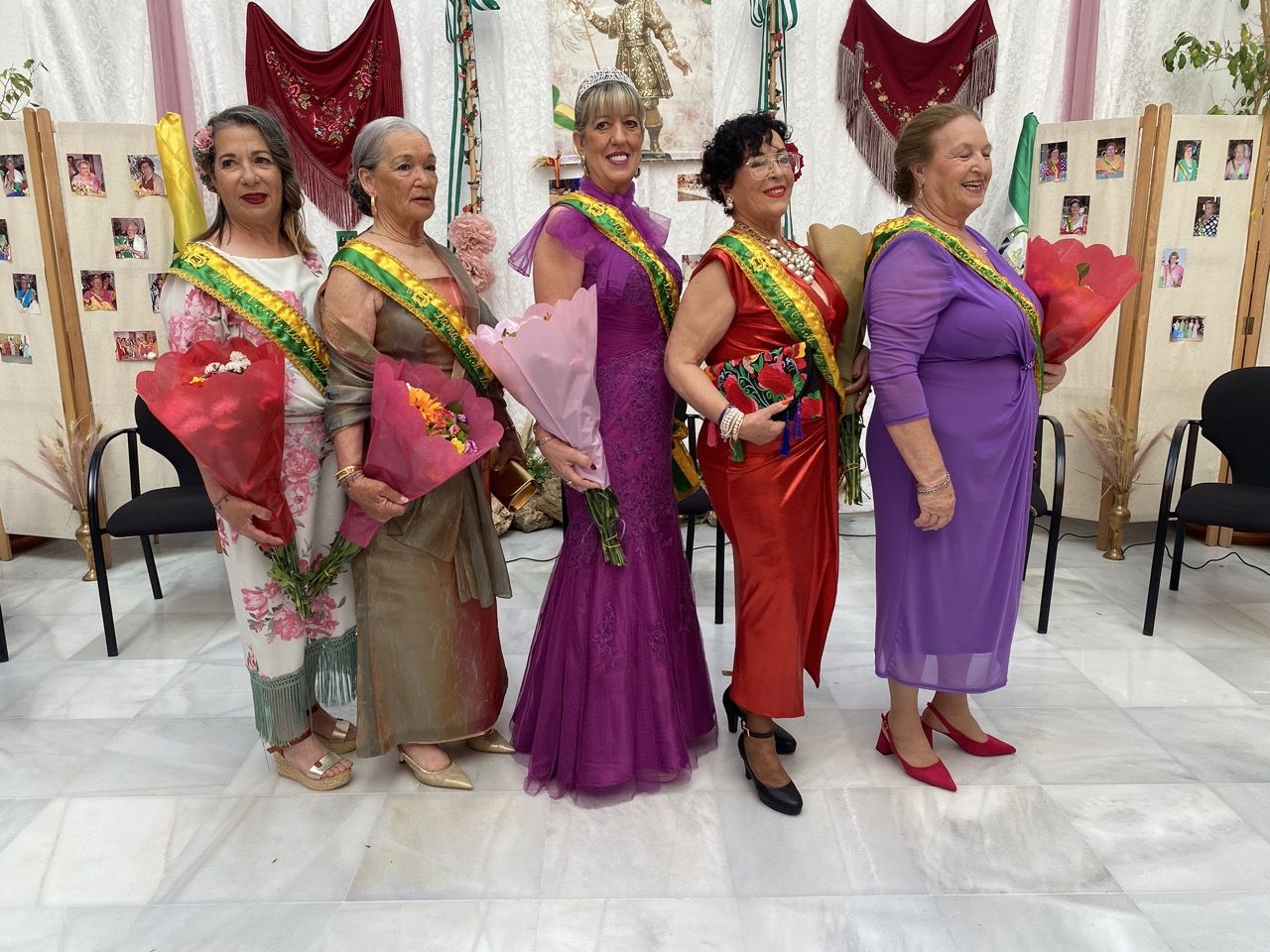Josefa Sergia Asencio, coronada como reina del Centro de Participación Activa de Mayores.