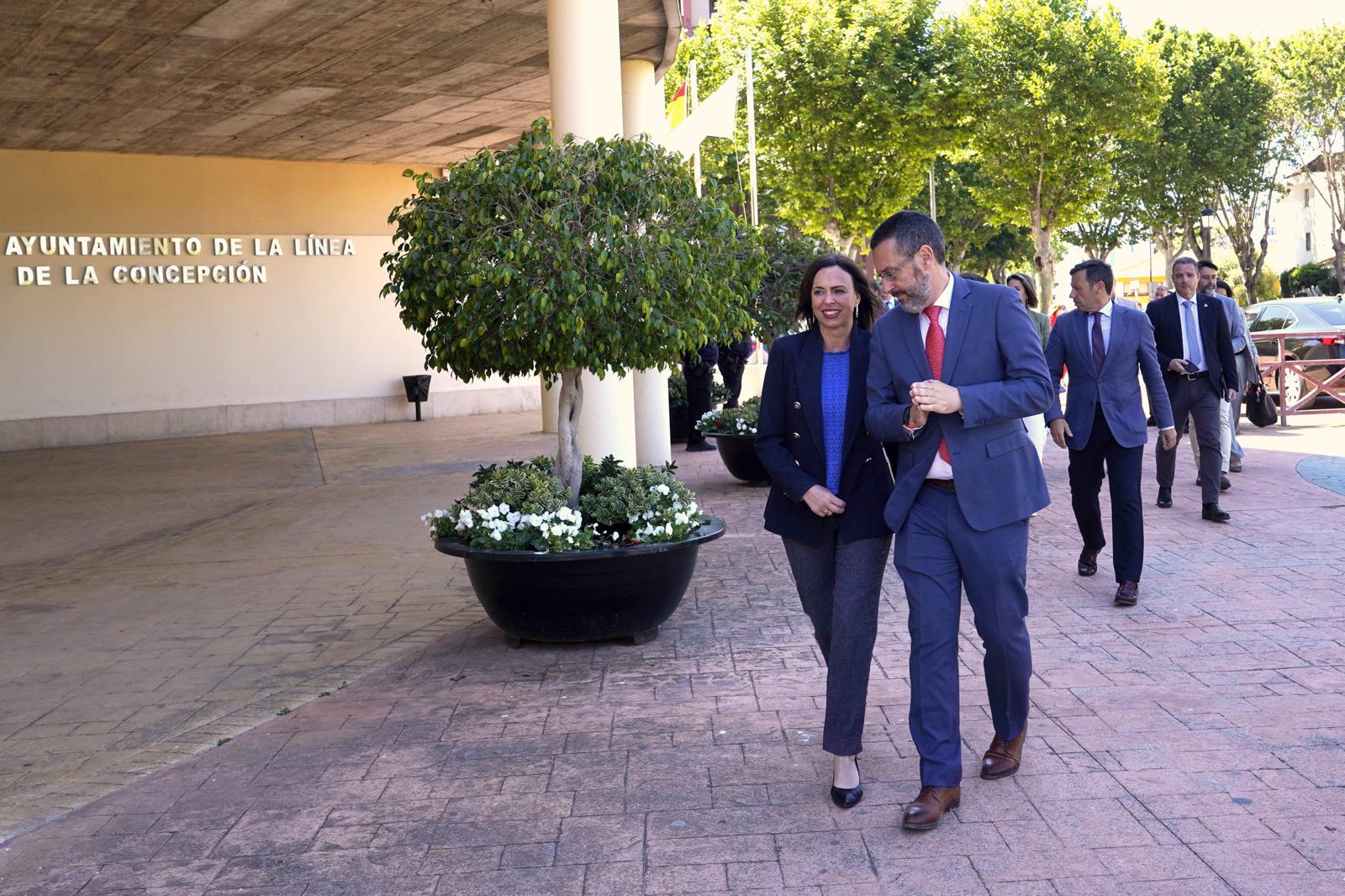 Visita consejera Ayuntamiento La Línea (3)