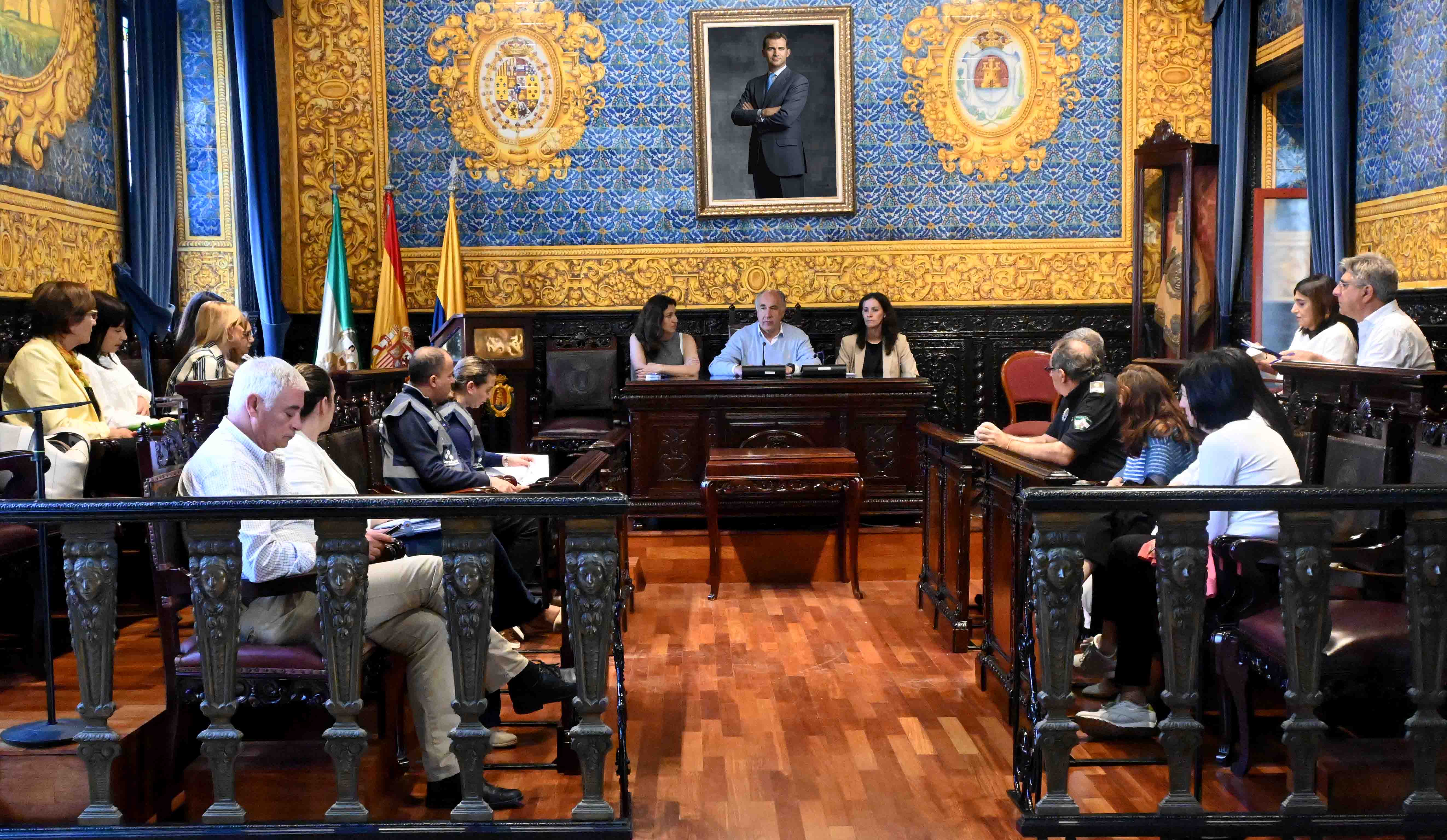 El Ayuntamiento buscará soluciones para La Caridad a partir de un mapa general de atención social