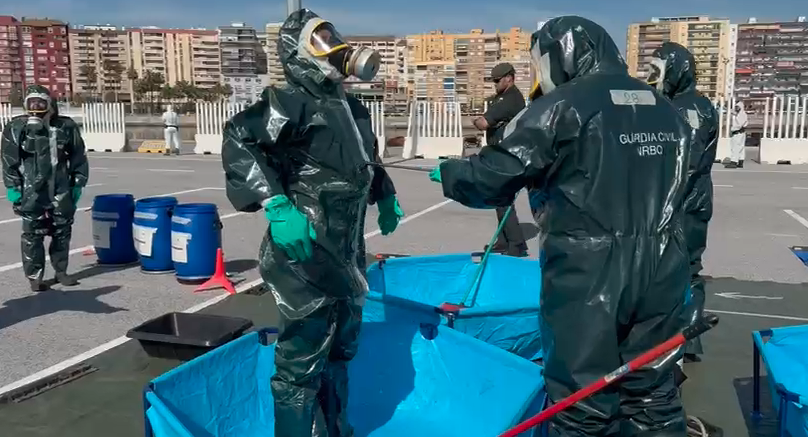 La Guardia Civil de Algeciras se forma ante incidentes nucleares, radiológicos y químicos.