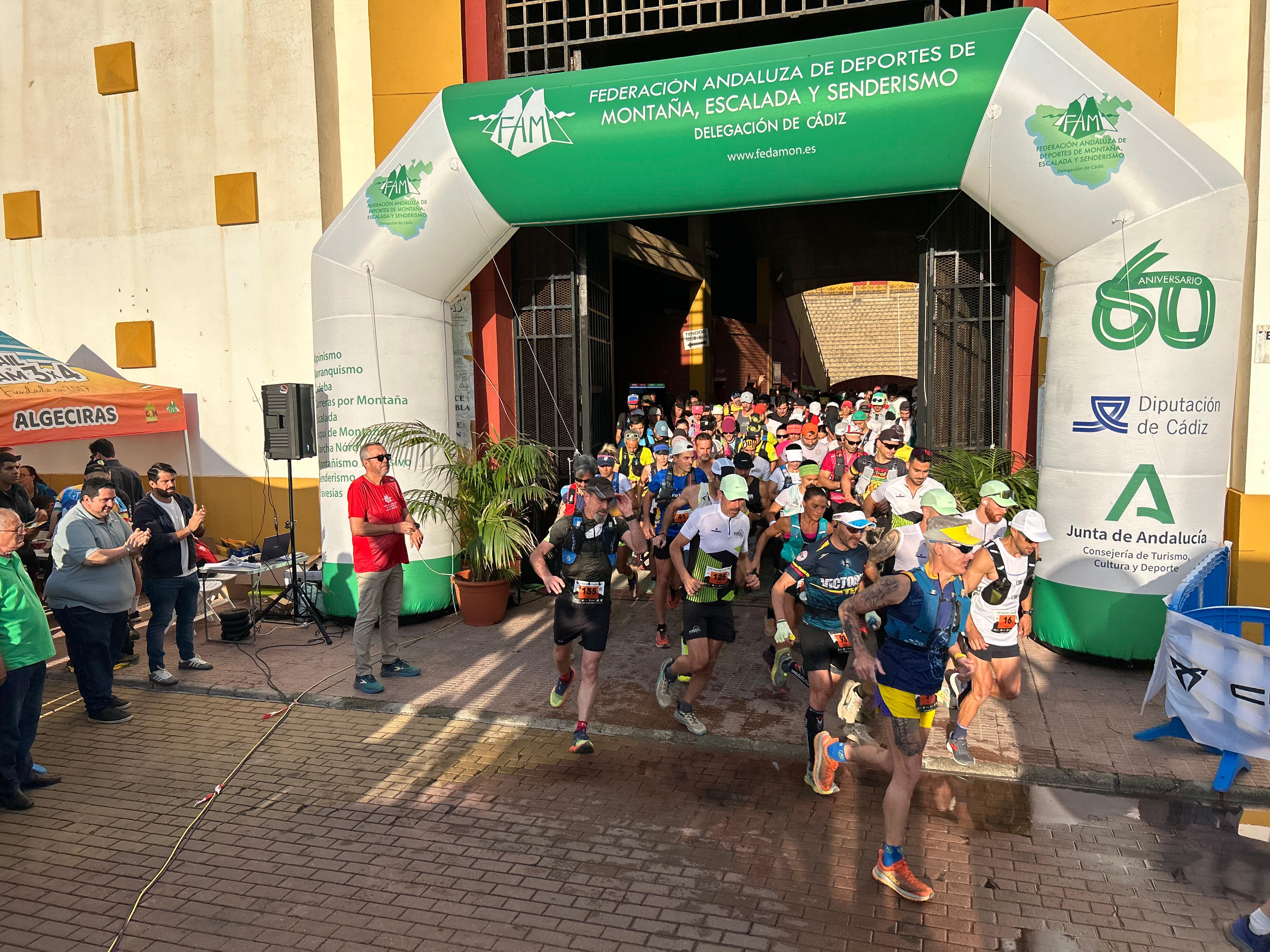 La primera edición del 'CXM Algeciras Capitán Trail', un éxito en participación y ambiente deportivo.