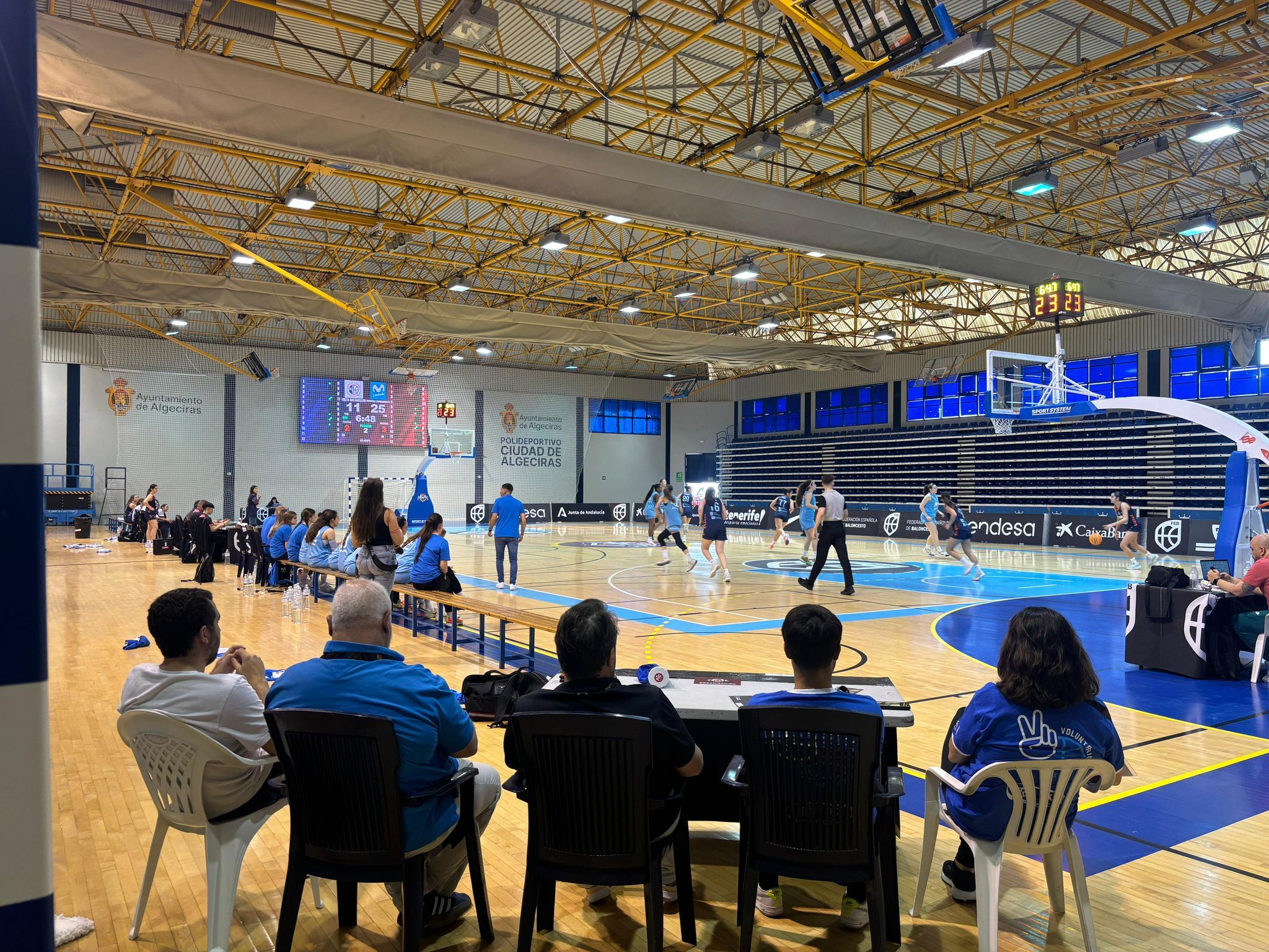 Primeros partidos del Campeonato de España de Clubes de Baloncesto en el Pabellón Ciudad de Algeciras.
