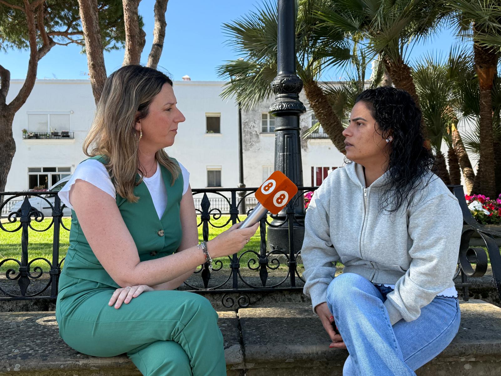 La madre de la niña con huesos de cristal hace un llamamiento desesperado por la conciliación laboral.