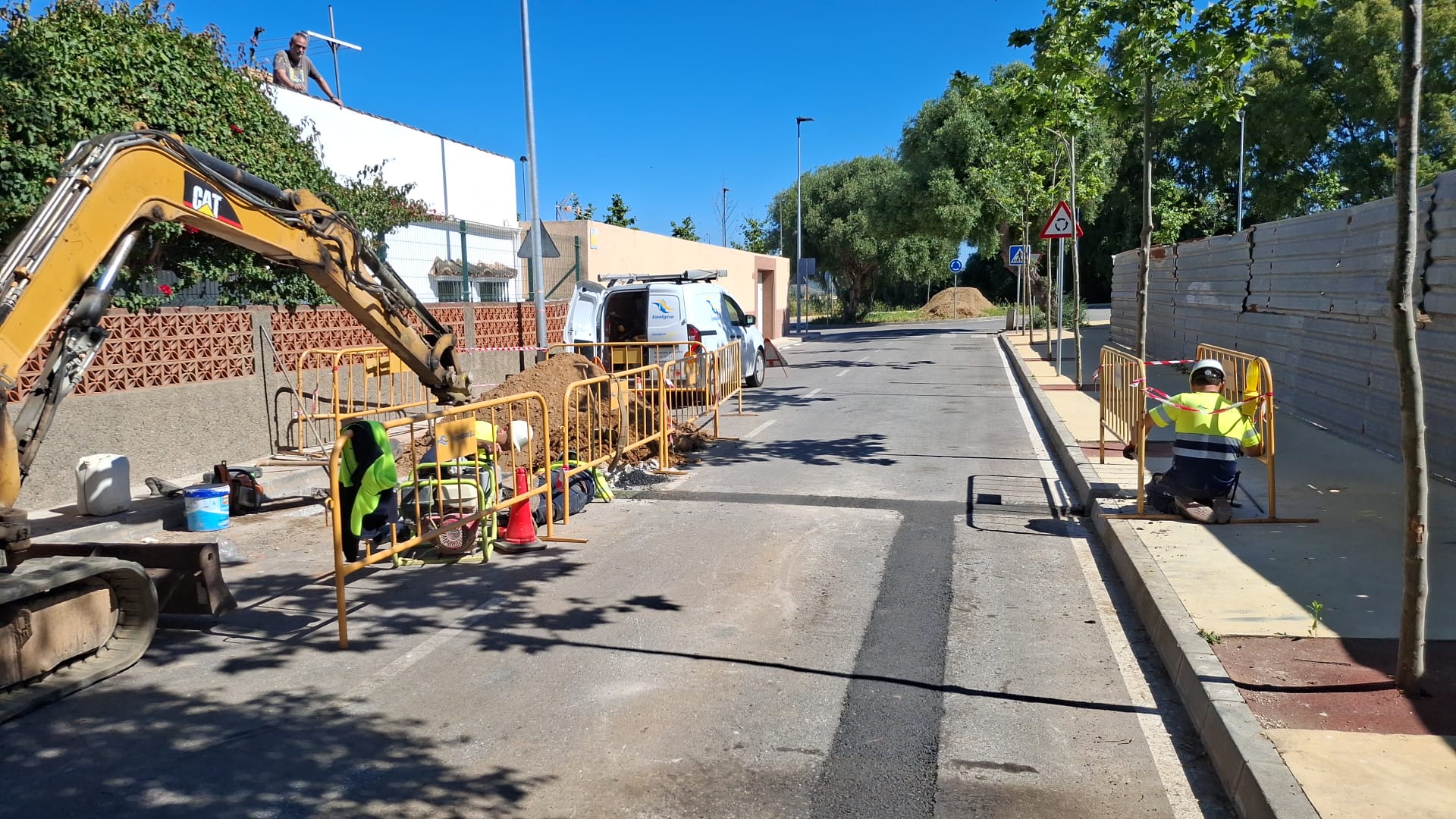 Finaliza la obra de renovación de la red de abastecimiento en la avenida del Embarcadero.