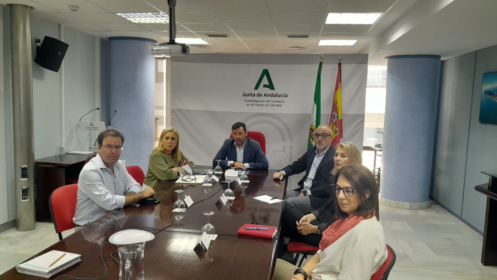 Reunión con gerentes de centros comerciales de la comarca.