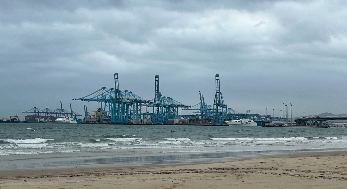 El Puerto de Algeciras, en su peor cuatrimestre en tráfico total y contenedores desde 2017. 
