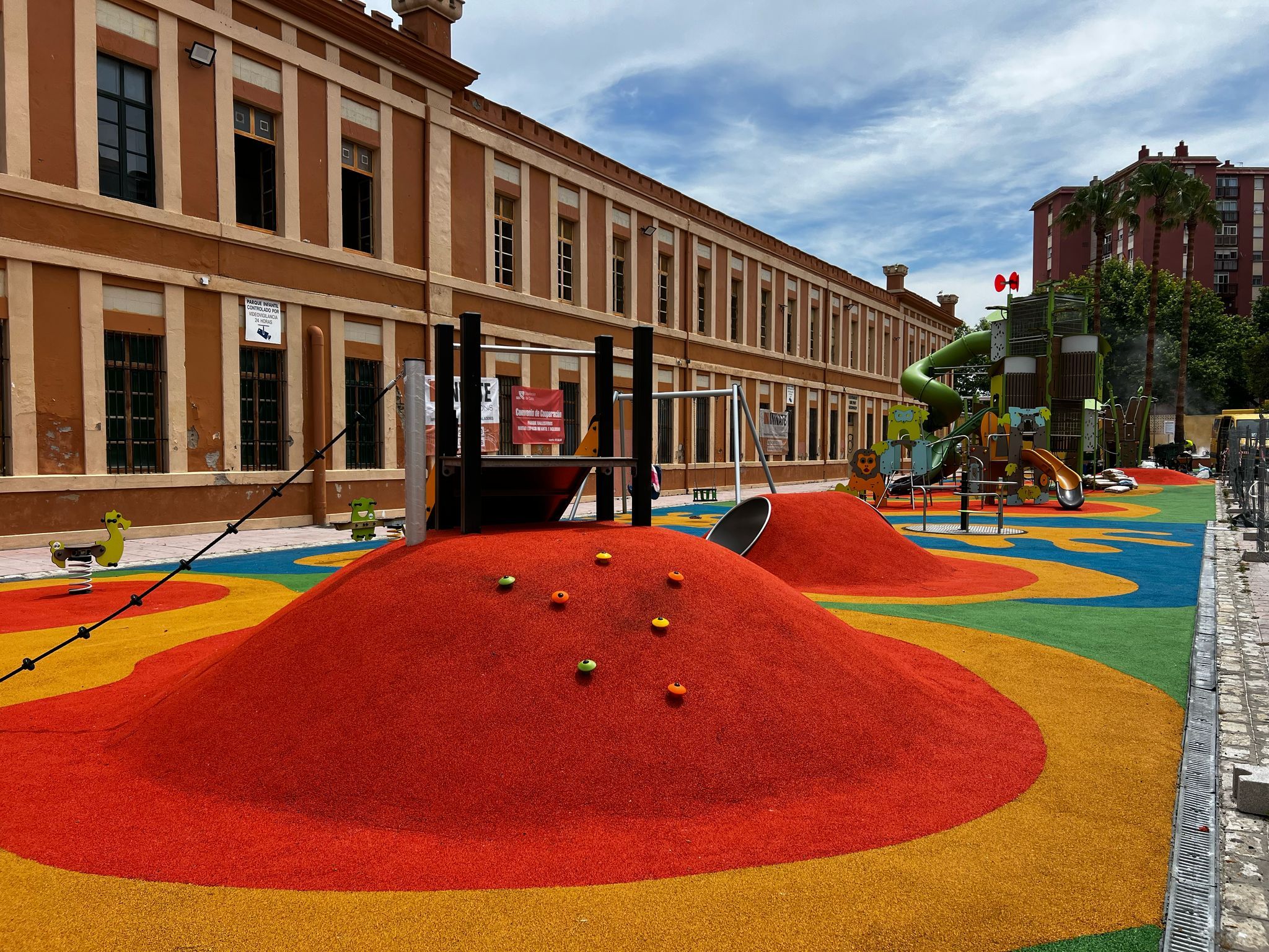 La Línea inaugura este viernes el renovado parque infantil junto al conservatorio.