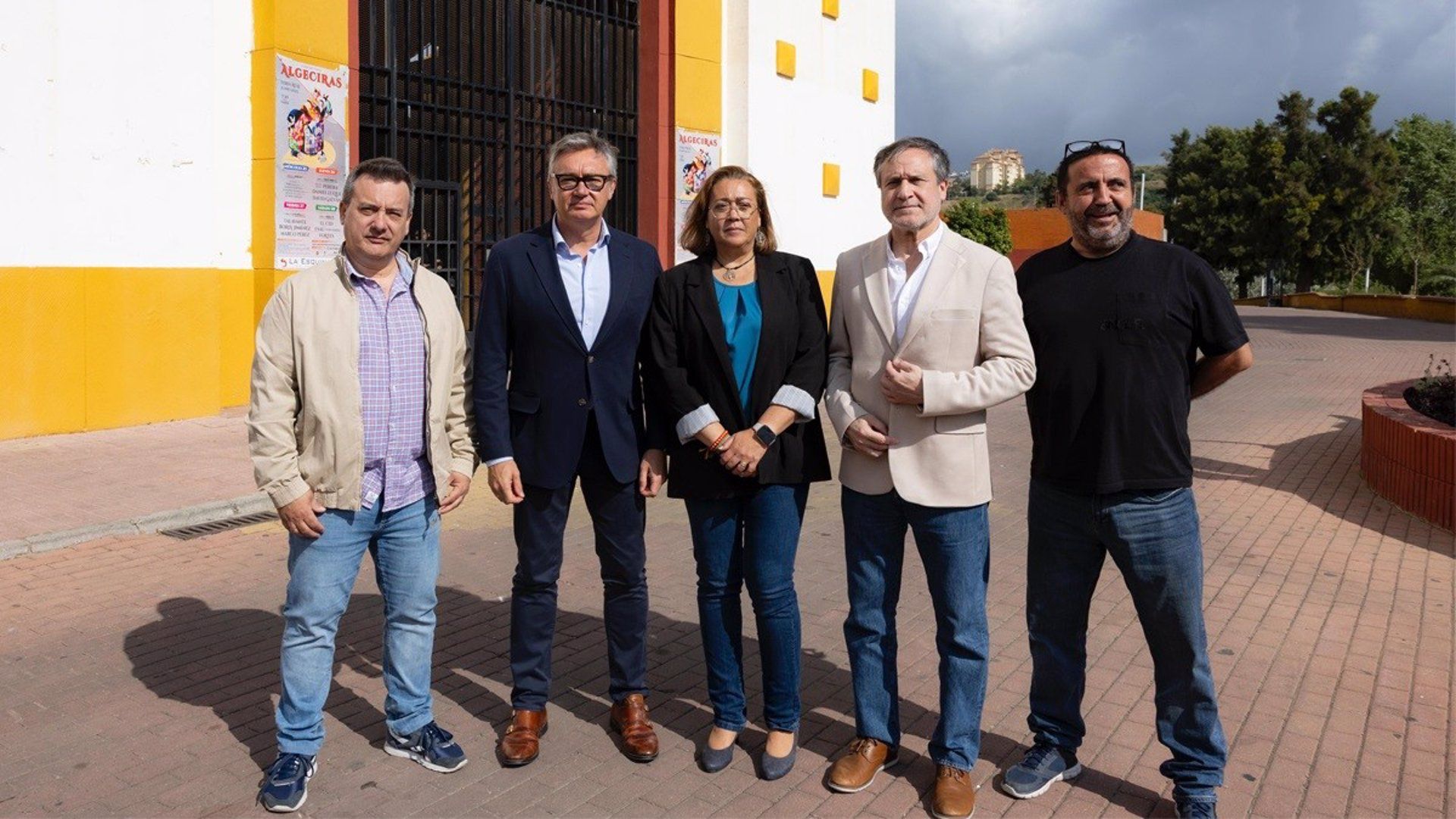 Vox ve "una provocación" que la comunidad musulmana de Algeciras pida la plaza de toros para fiesta del cordero. VOX. 