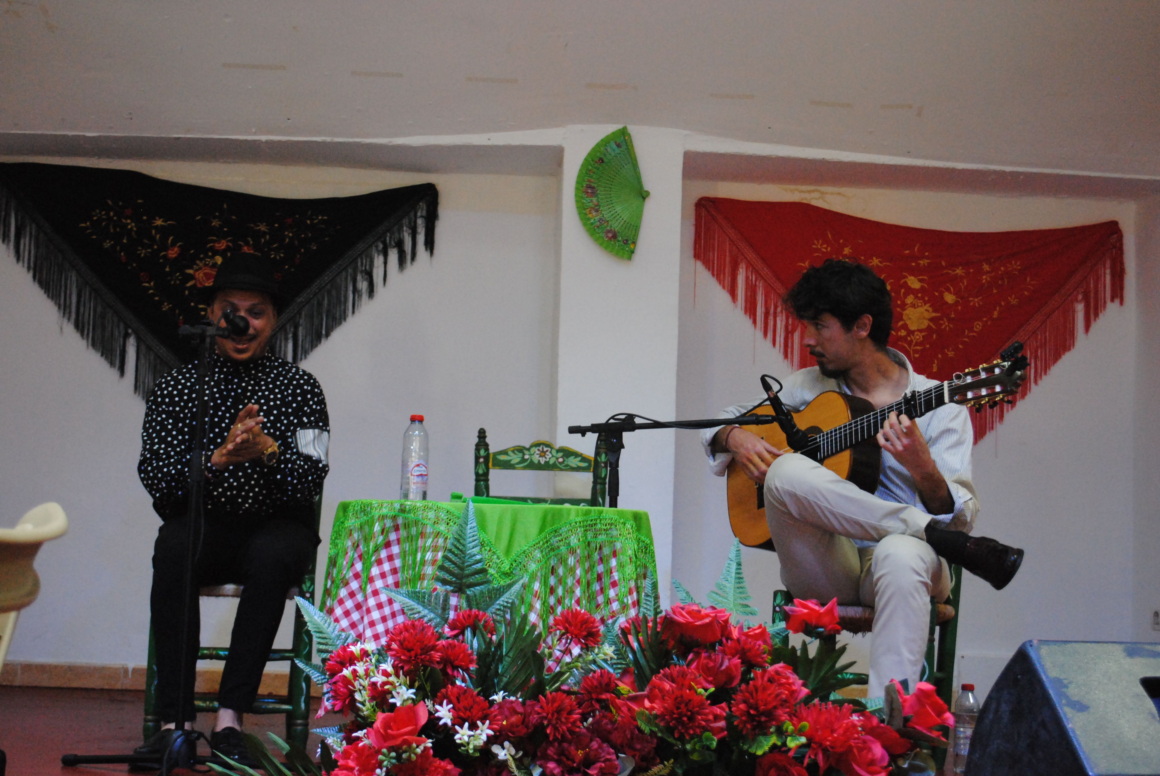 Gran tarde flamenca en la cita del Mayo Flamenco celebrada en la Peña Fosforito de Los Barrios. 
