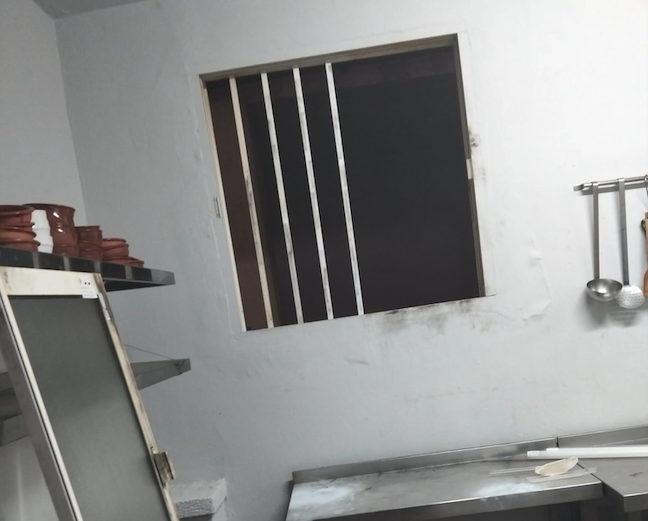 Roban de madrugada en la cafetería centro de Algeciras dinero, café y botellas de alcohol.