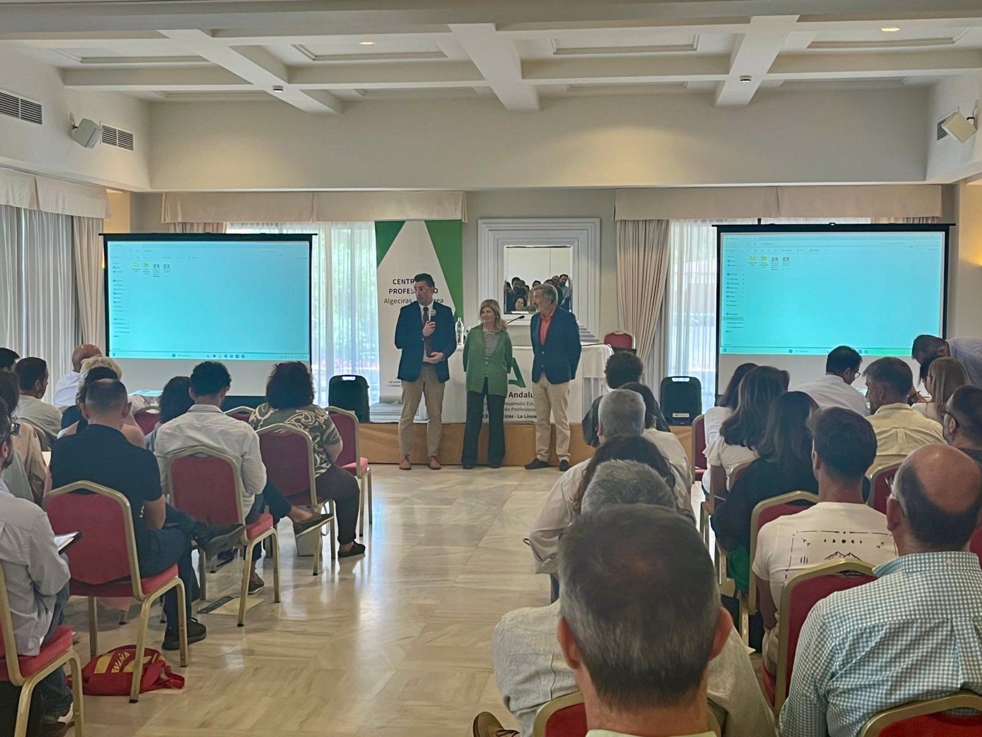 Los Barrios acoge las jornadas provinciales dirigida a equipos directivos de Secundaria.