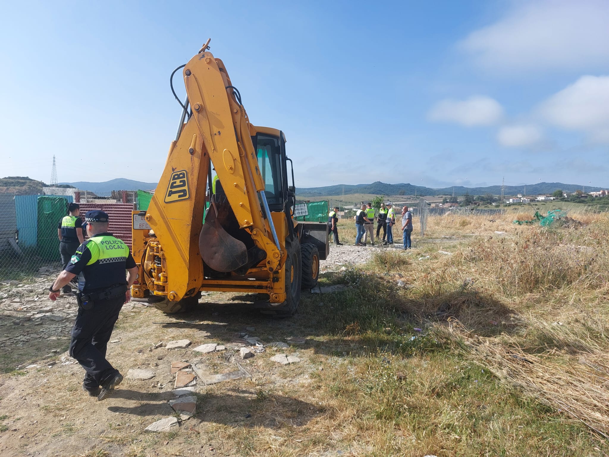 El Ayuntamiento actúa en más parcelaciones y construcciones ilegales en Los Pastores.