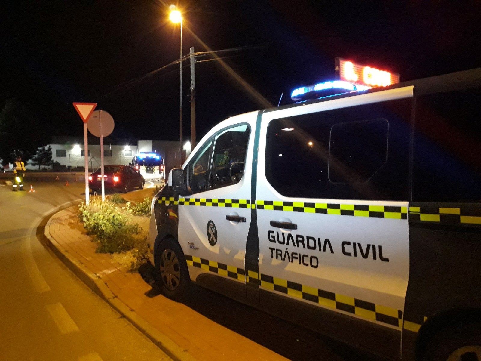 La Guardia Civil intercepta a 73 conductores ebrios y 11 drogados durante la Feria de Los Barrios.