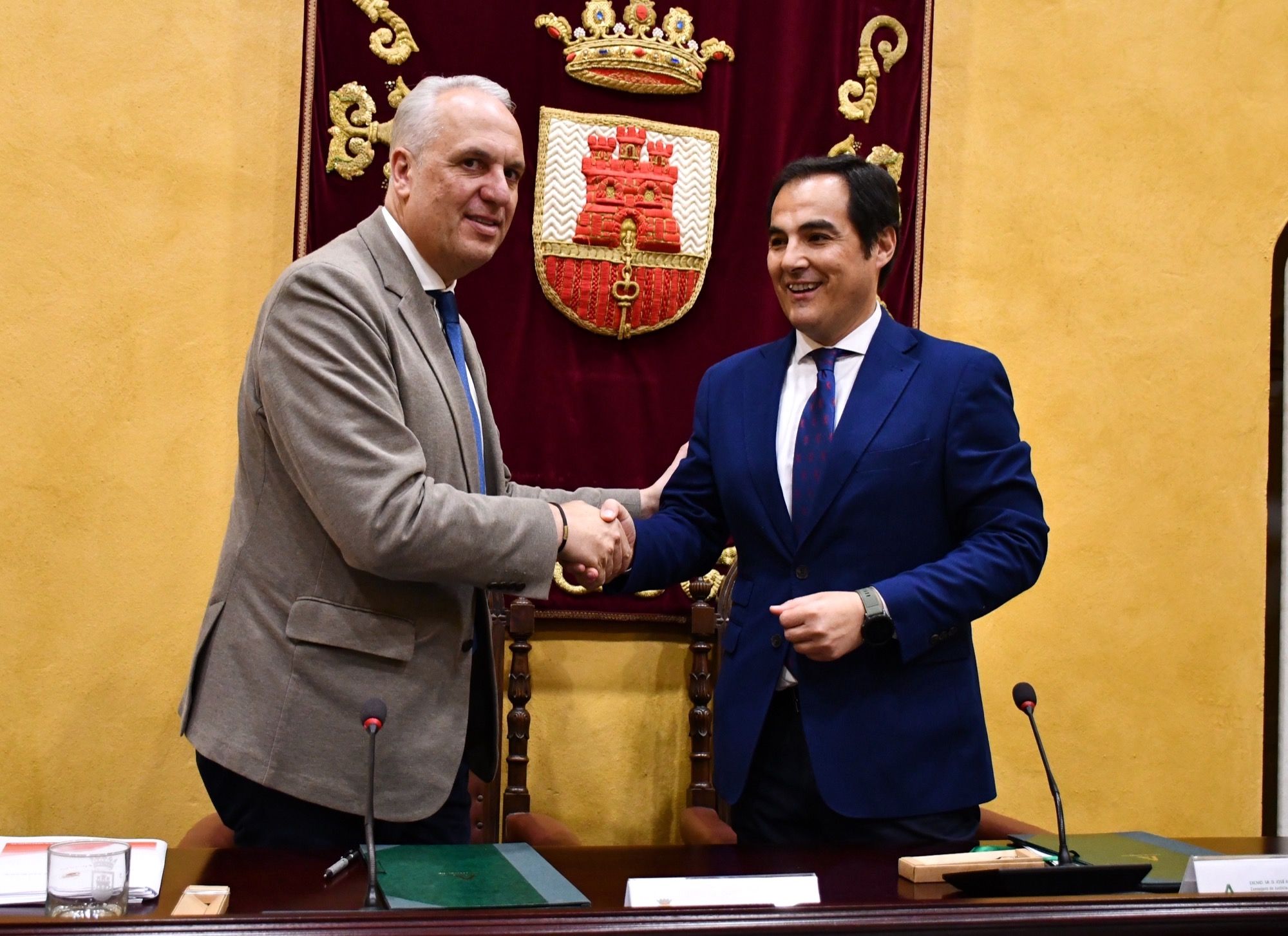 Junta y Ayuntamiento firman un protocolo para construir una nueva sede judicial en San Roque.