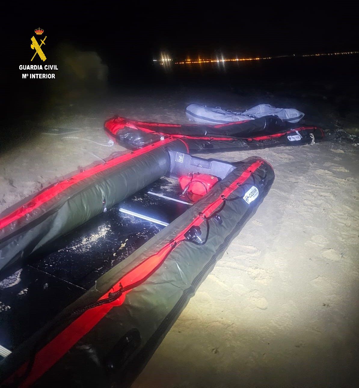 Cuatro detenidos y tres embarcaciones incautadas en operación contra petaqueo a narcolanchas en Tarifa
