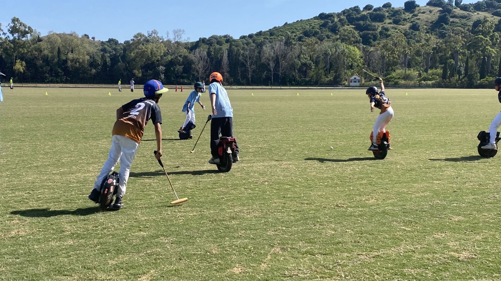 El polo sin caballos, el nuevo deporte que despierta popularidad en Sotogrande 
