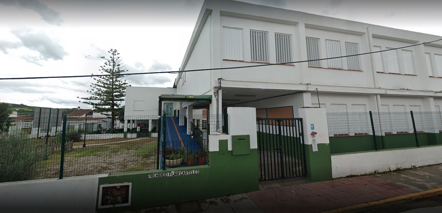 Un profesor del colegio Aljibe de Jimena, investigado tras la denuncia de agresión a unos alumnos