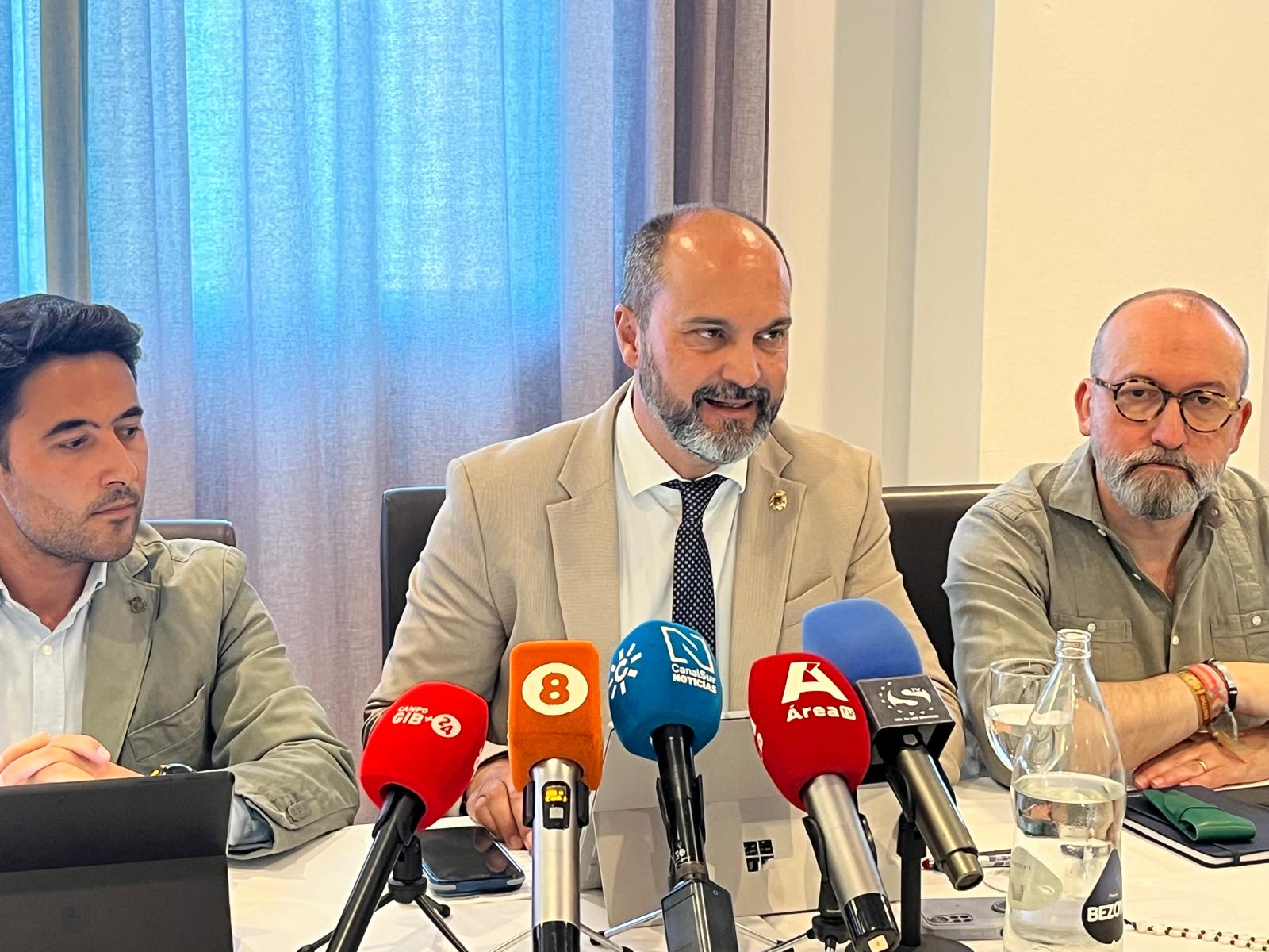 Alconchel, sobre Diviértete: "Estamos tranquilos porque todos los contratos están licitados, los de otros ayuntamientos no sé"