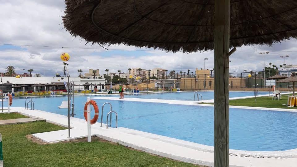 Escolares de La Línea podrán disfrutar de la piscina de Asansull hasta el 20 de junio.