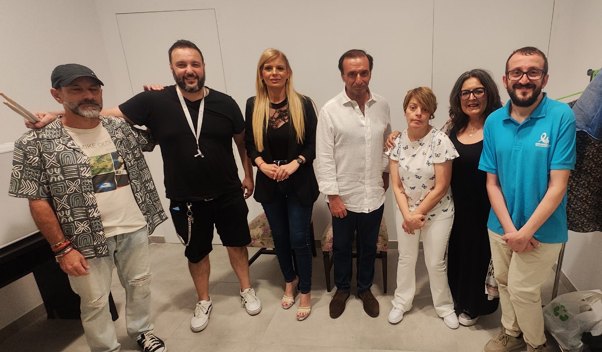 El Centro Paco de Lucía disfruta con el rock de Hideraband en una noche solidaria,