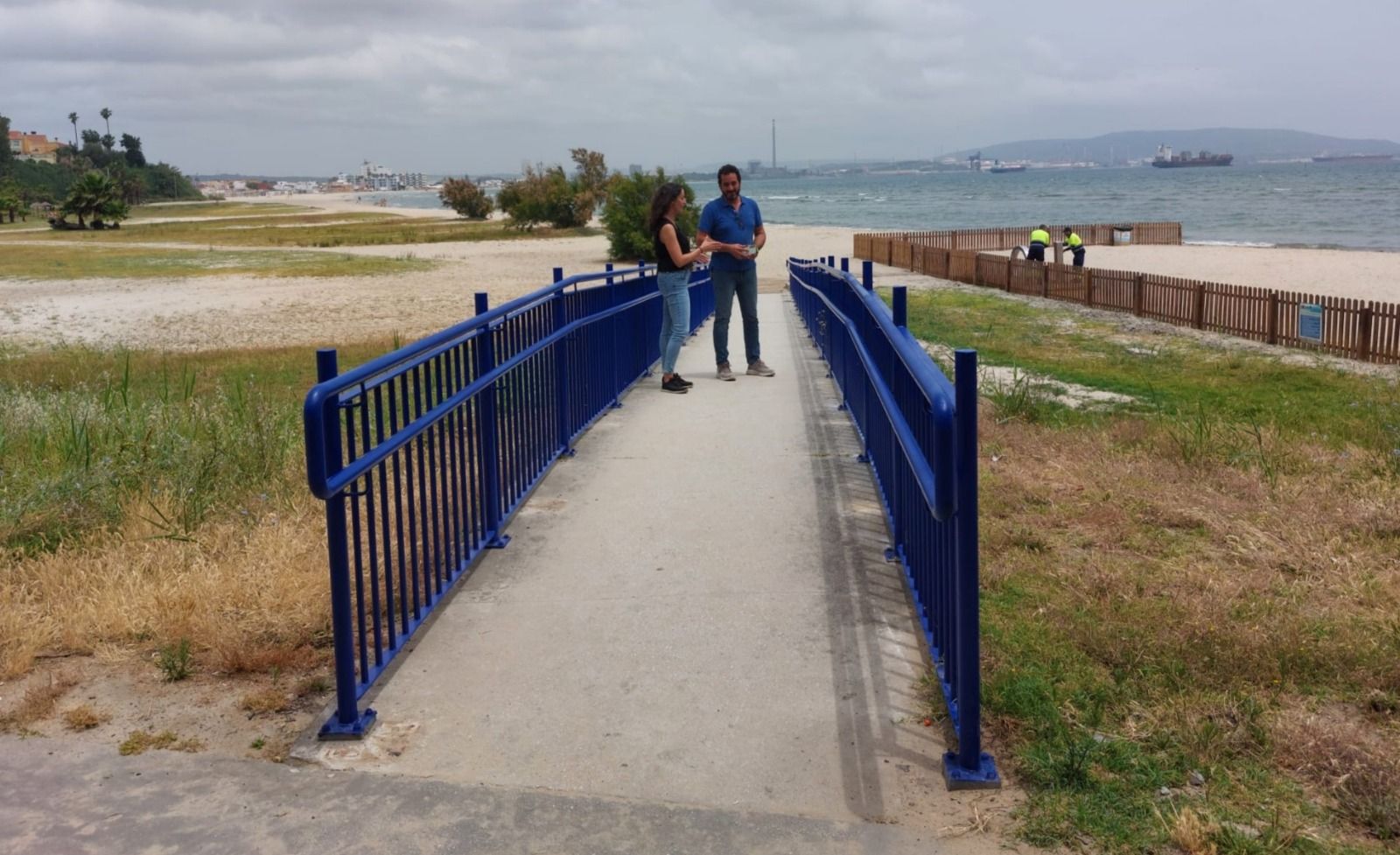El plan de reposición de barandillas continúa en La Granja y la playa de La Concha. 