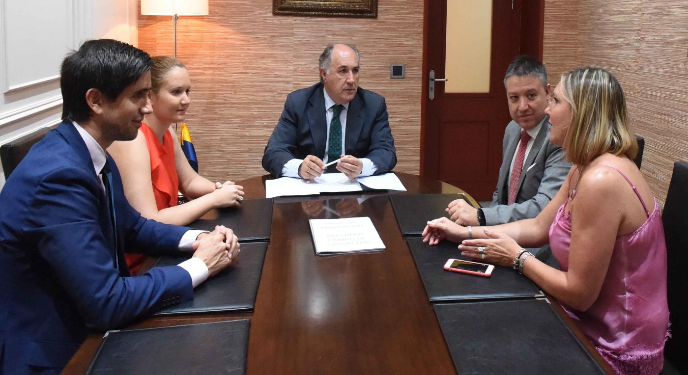 Javier García Rámila, a la izquierda en la imagen.