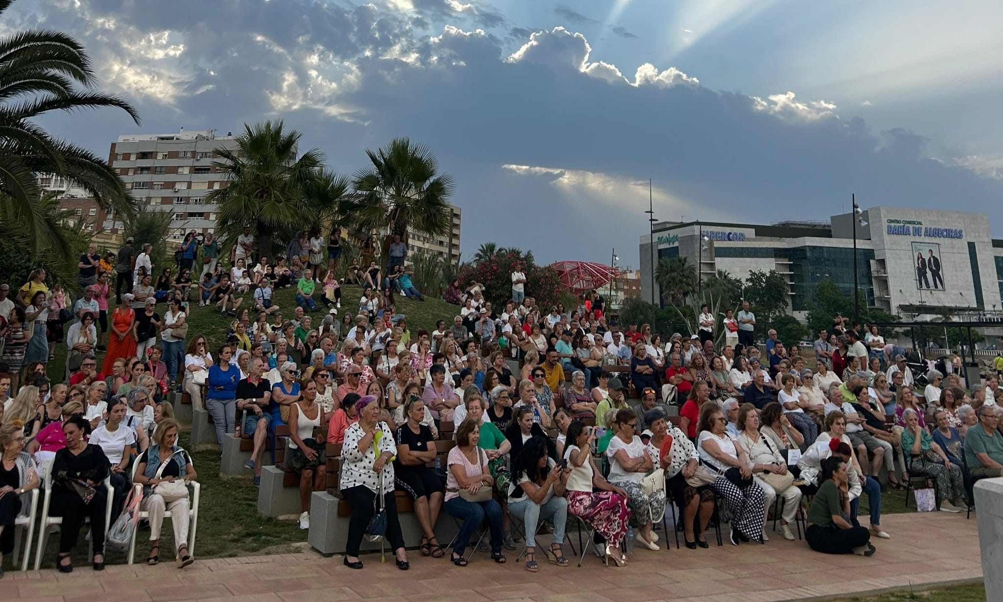Los mayores del Centro de Día de El Saladillo celebran su 'fin de curso'. 