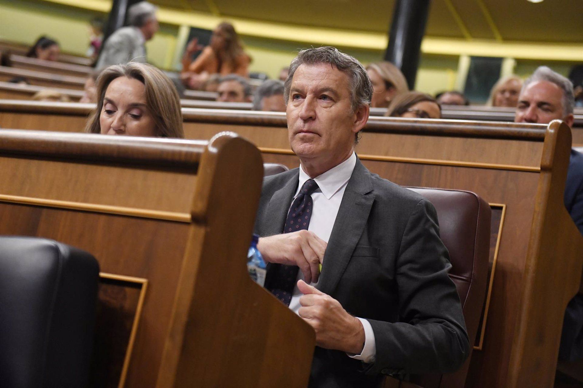 Feijóo lamenta que el PP se haya enterado por los medios y exige que el acuerdo pase por el Congreso