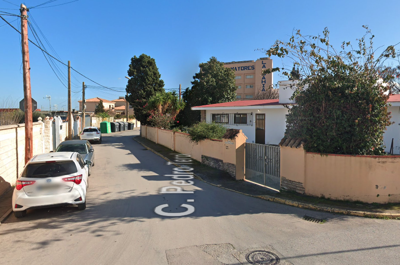 La calle Pedro Terol de Palmones, una de las vías afectadas por la avería. Nuevo corte de agua en Los Barrios: una averia provoca la suspensión del suministro en Palmones