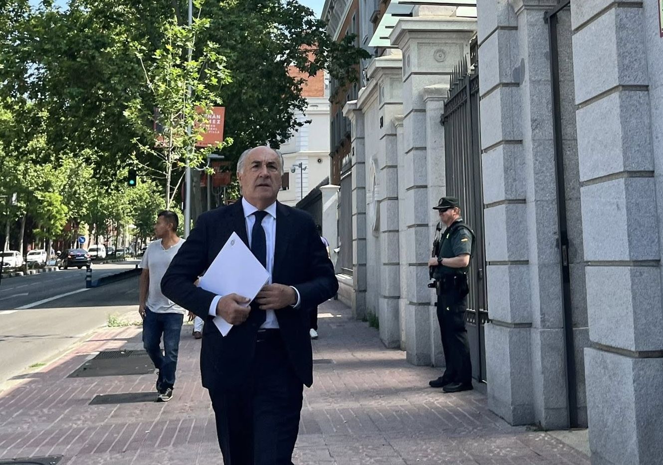 Landaluce:  "Me ha gustado la música del acuerdo esperemos que también nos guste la letra". Landaluce a su llegada al ministerio. Foto: F.M. / 8Directo.
