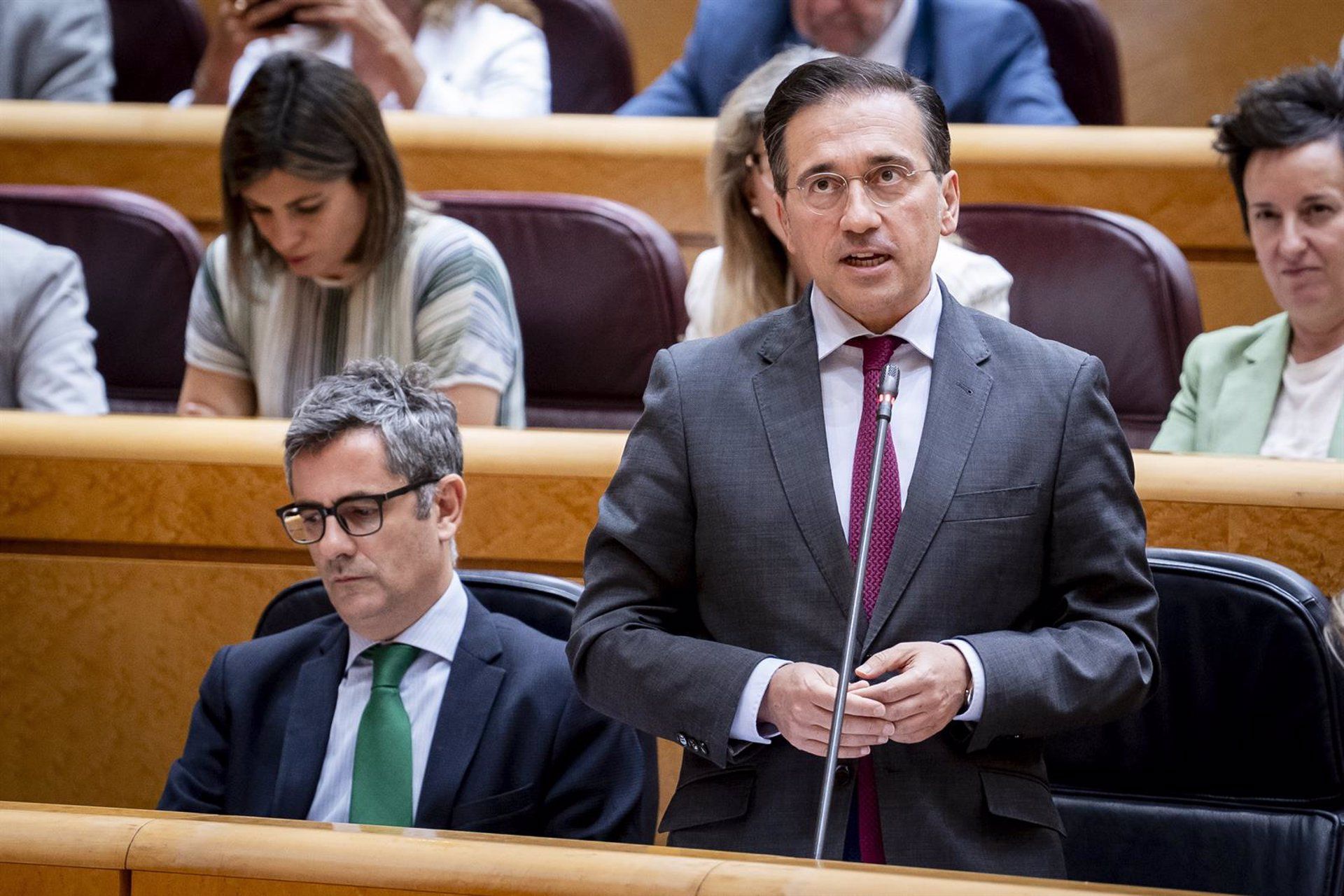 Albares recalca a Vox que España "no renuncia y nunca va a renunciar" a la reivindicación sobre Gibraltar. Foto: A. Pérez Meca - Europa Press.