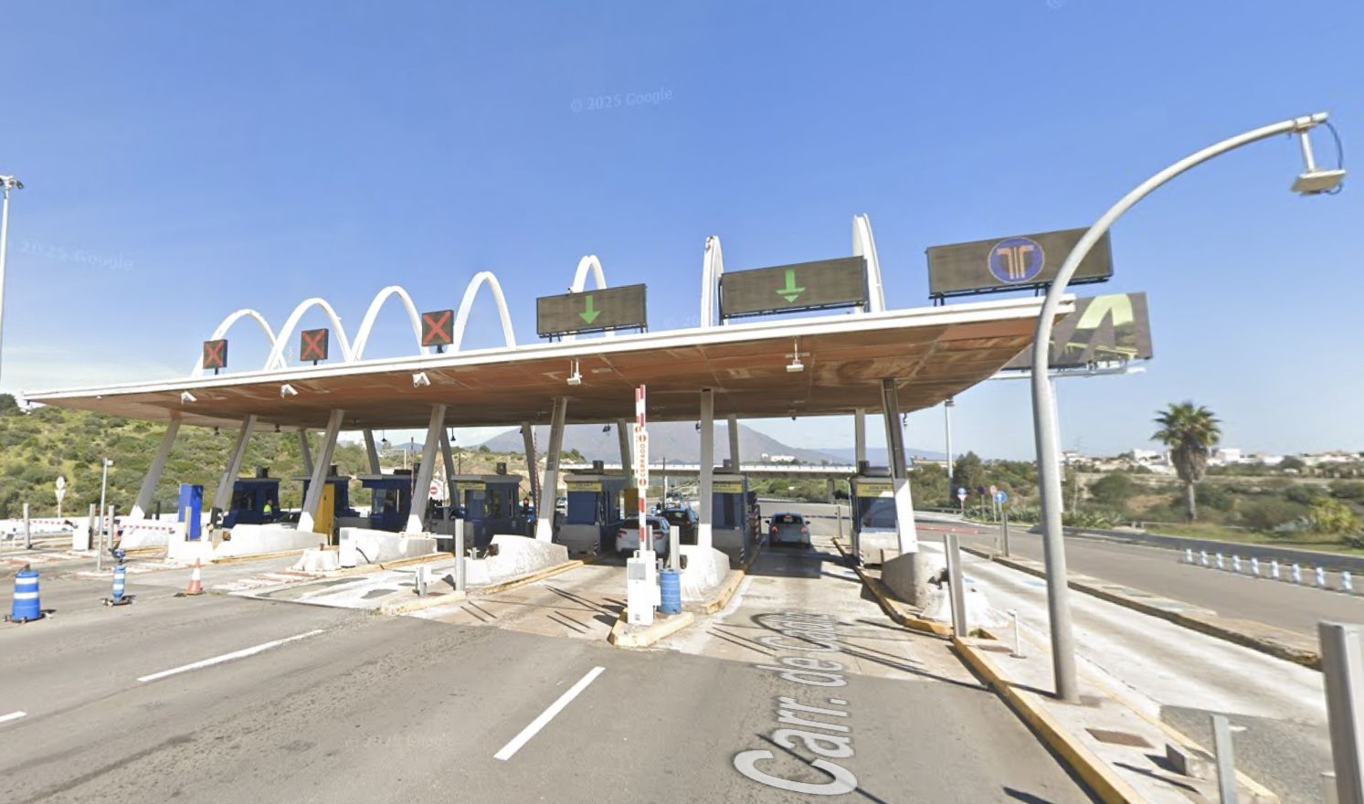 Imagen de archivo. Peaje Manilva - Guadiaro (AP-7). Confirman condena a cuatro acusados por asaltar una furgoneta para robar la droga que transportaba