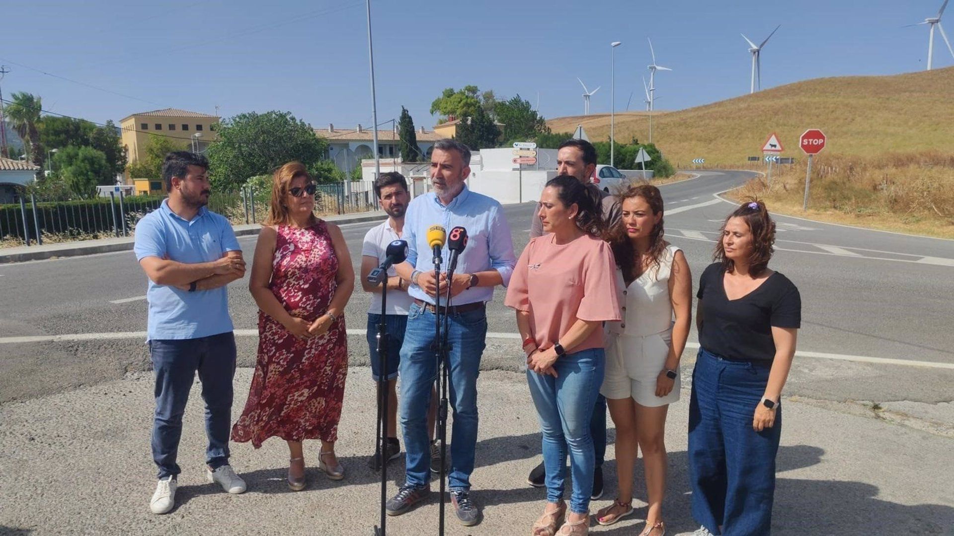 Representantes del PSOE de Cádiz, junto a cargos orgánicos y responsables públicos de Barbate y Tarifa. - PSOE CÁDIZ. 