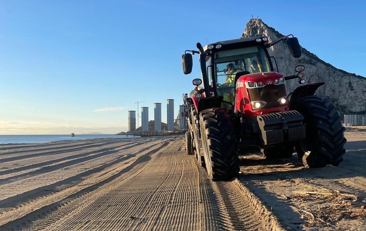 La Línea contará con un nuevo servicio de limpieza de playas tras una inversión de 1,5 millones.