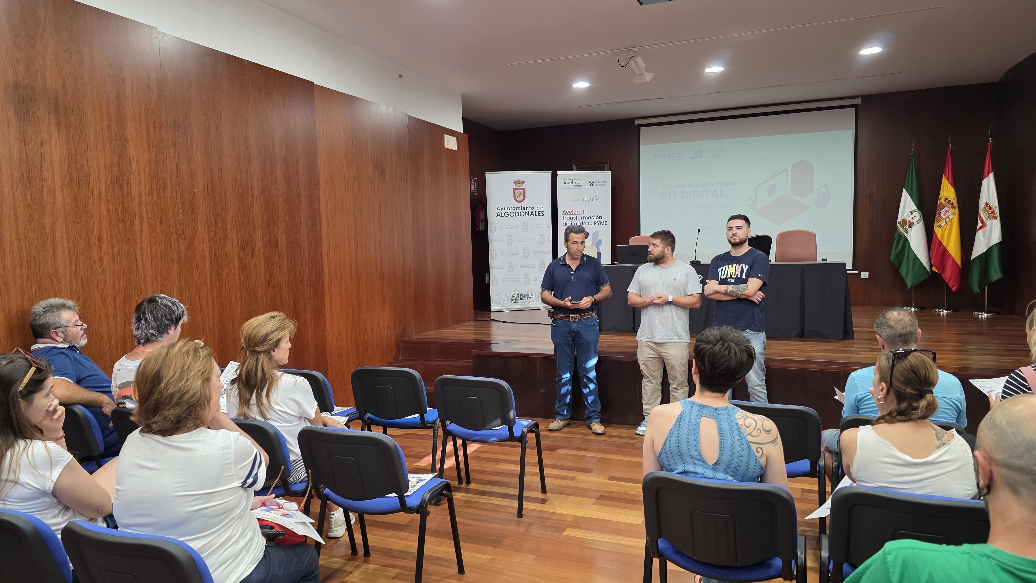 La Diputación programa una decena de talleres para impulsar la transformación digital de negocios en zonas rurales.
