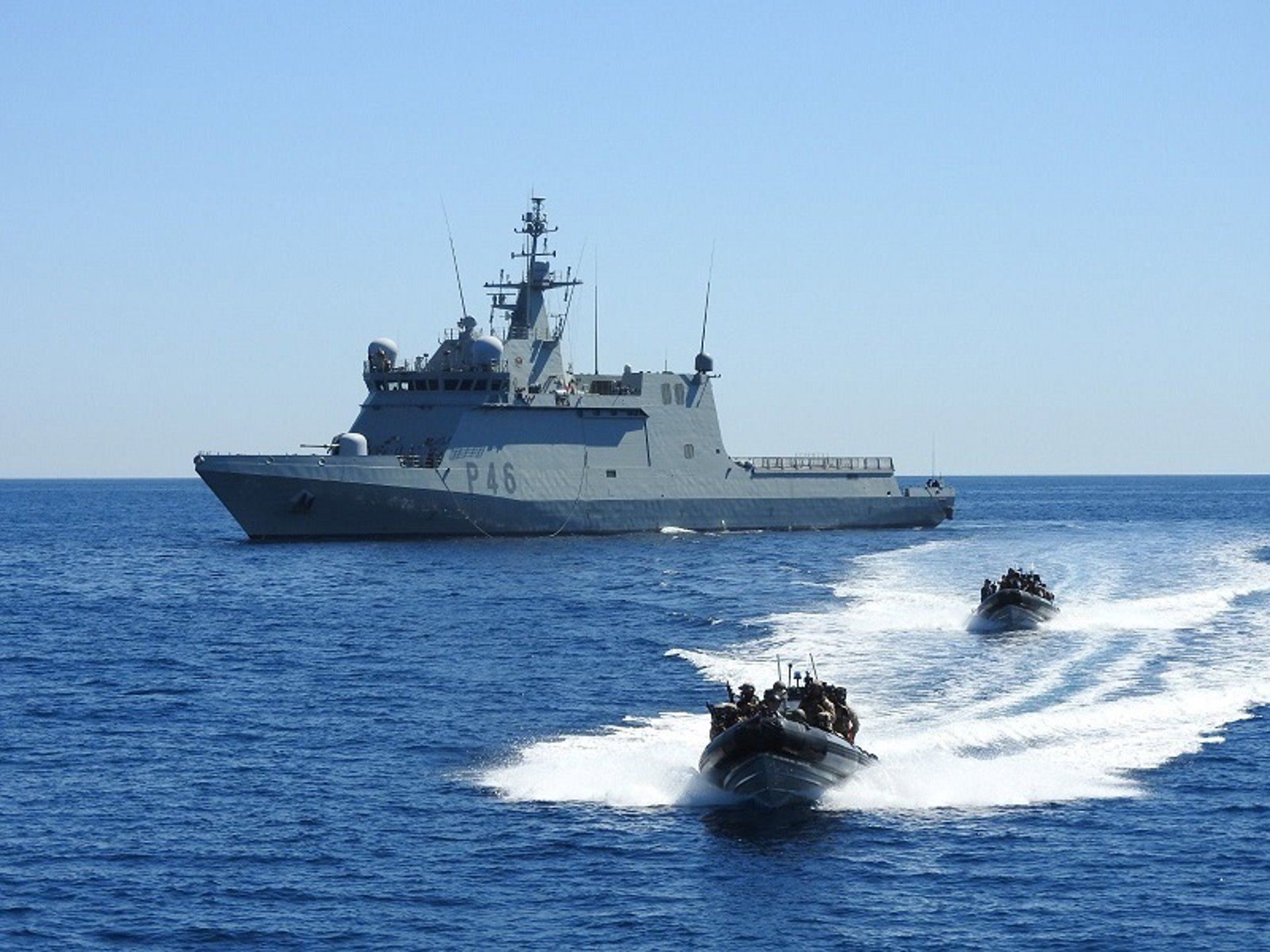 El buque de la Armada 'Furor' recala en Algeciras con dos jornadas de puertas abiertas.