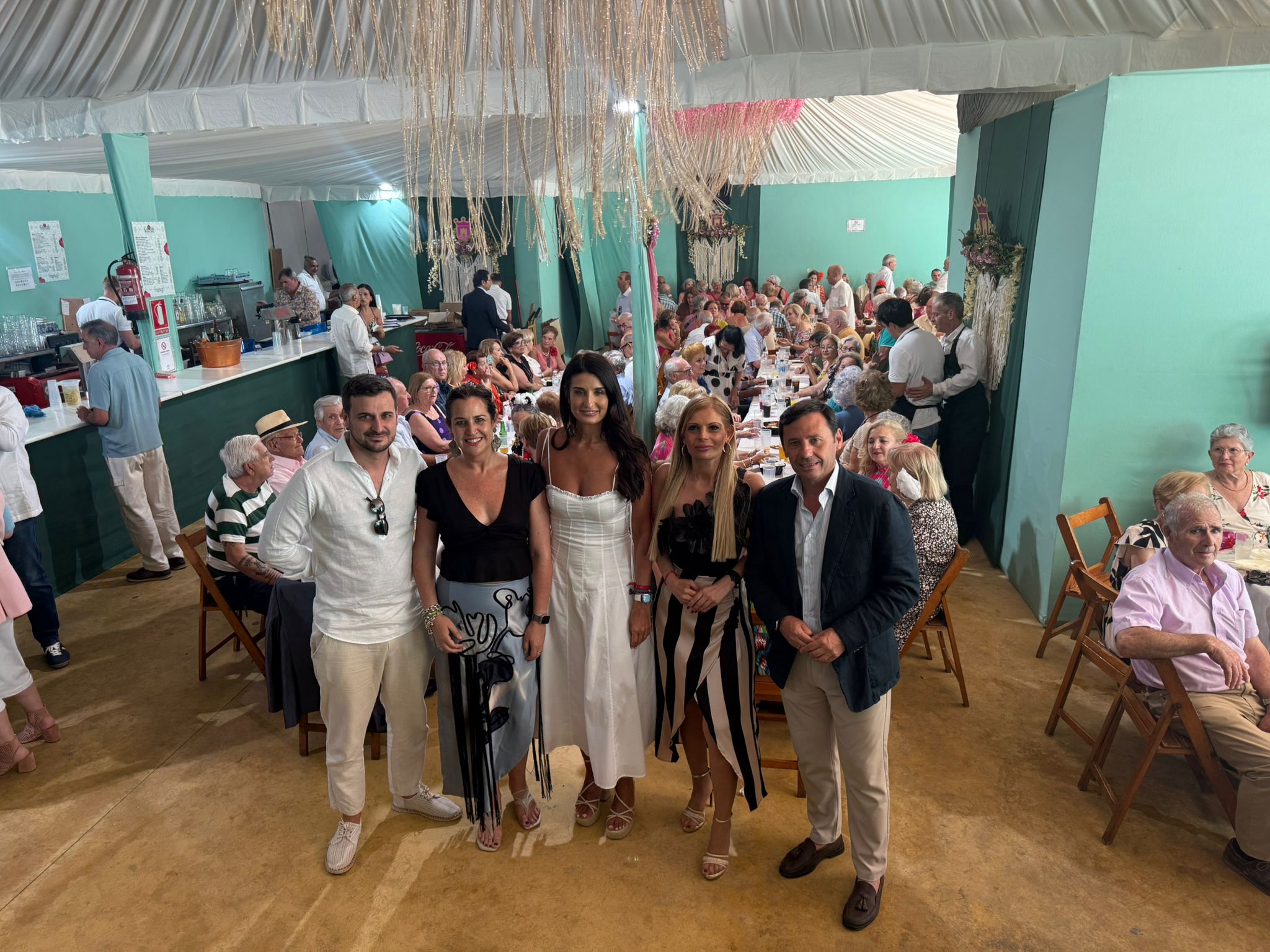 Unos 350 mayores de Algeciras disfrutan de la Feria Real con almuerzos y otras actividades del ayuntamiento