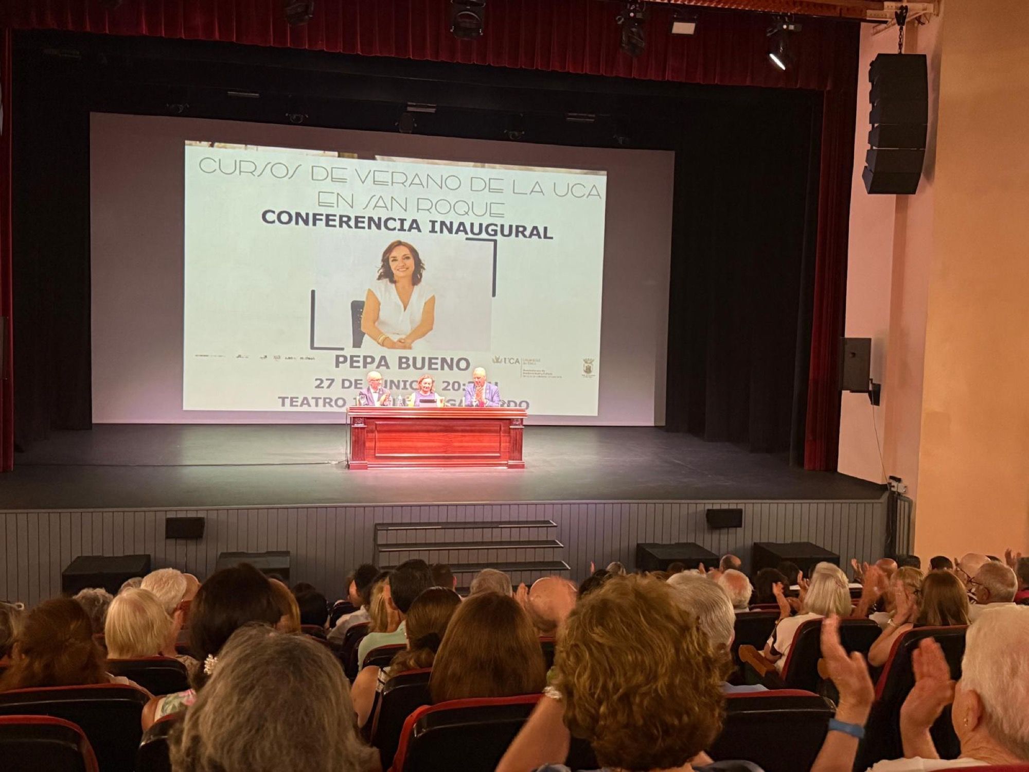La periodista Pepa Bueno inaugura la 43 edición de los Cursos de Verano de la UCA en San Roque 