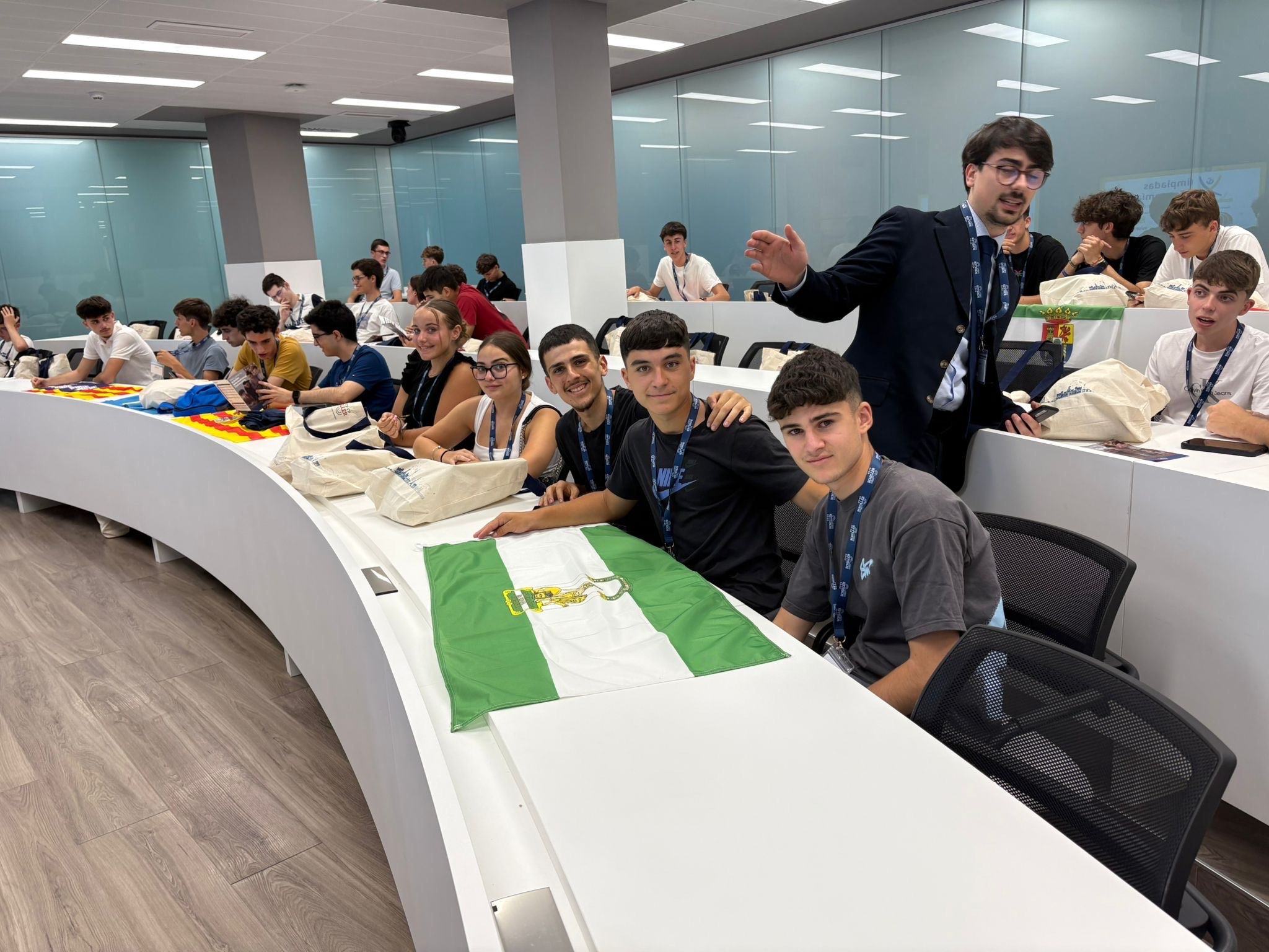 Cinco estudiantes del IES Isla Verde de Algeciras lograron clasificarse para la ronda nacional de las Olimpiadas de Economía
