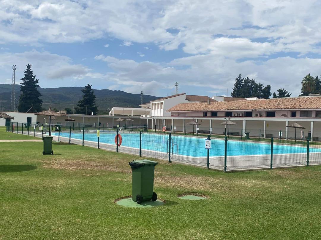 Abre la piscina de Castellar: estos son los precios y horarios.