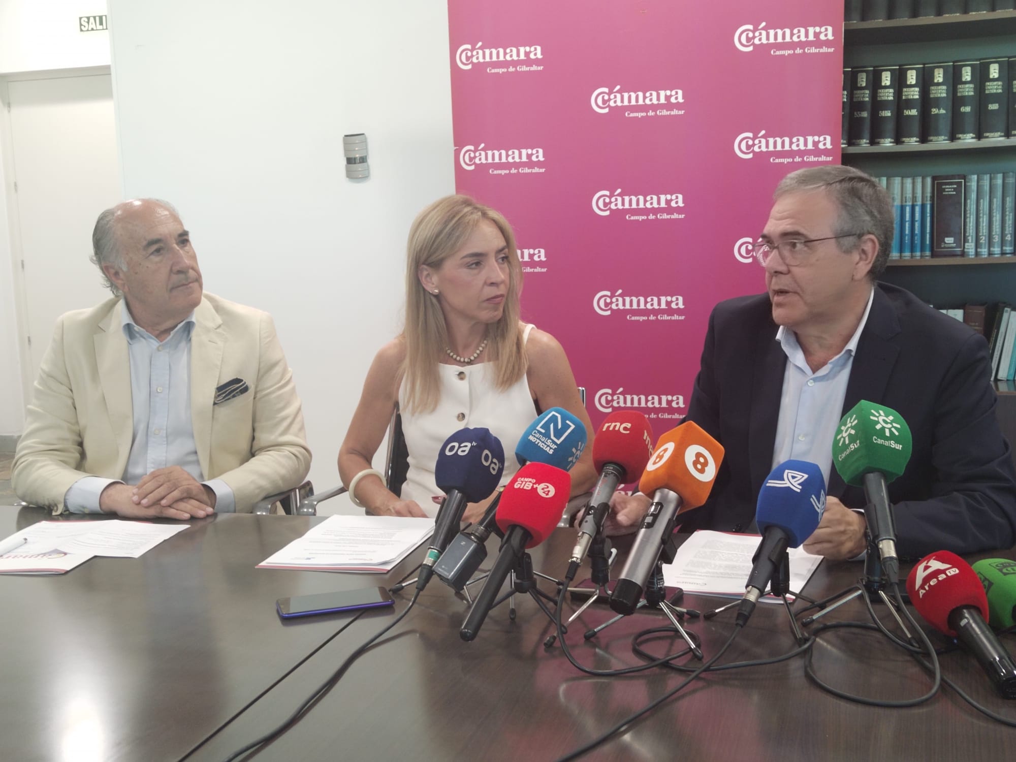 Diputación destina 450.000 euros para acciones y programas de la Cámara de Comercio.