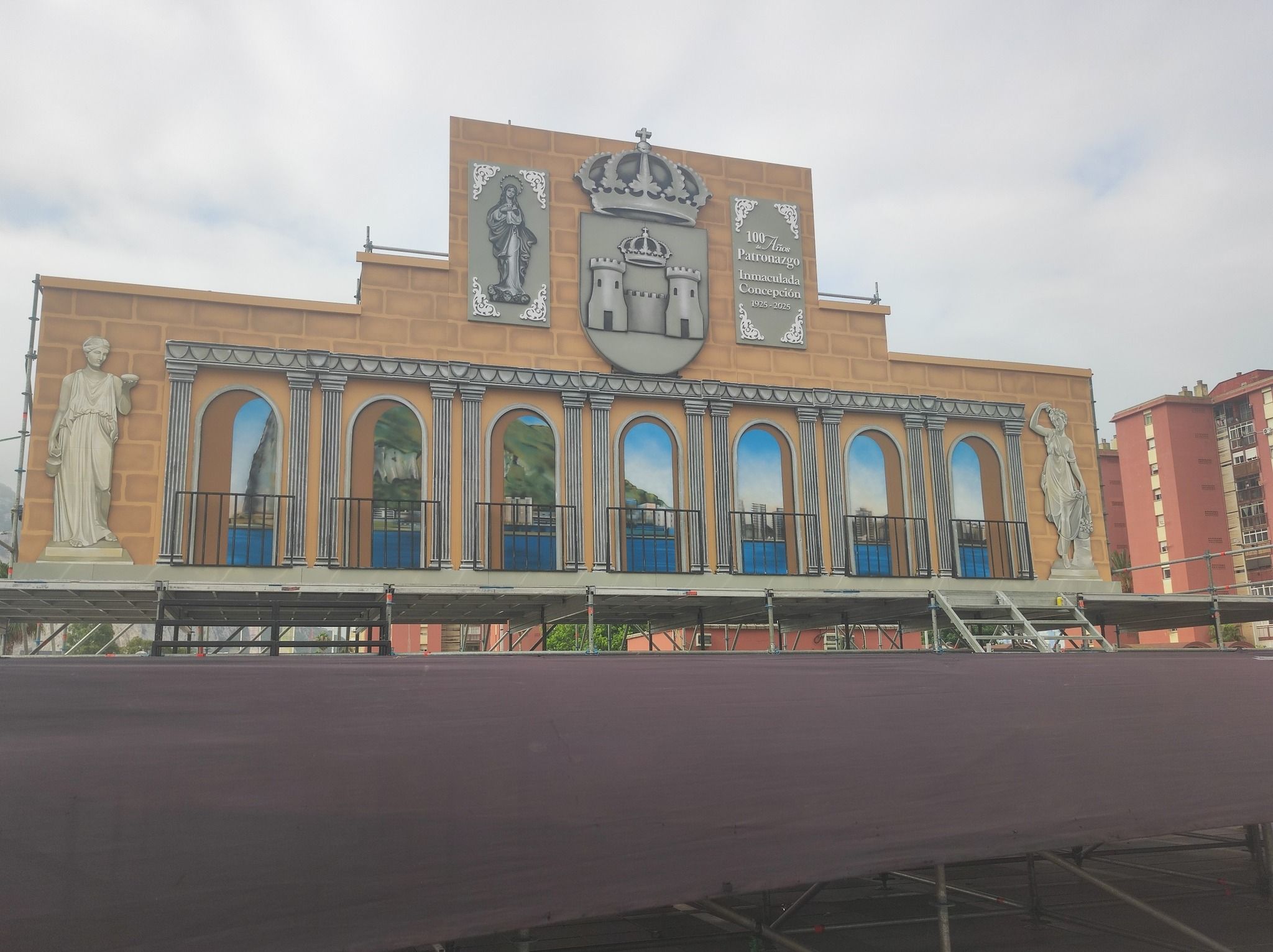 Un escenario emblemático celebra el centenario del patronazgo de la Inmaculada durante la Velada de La Línea