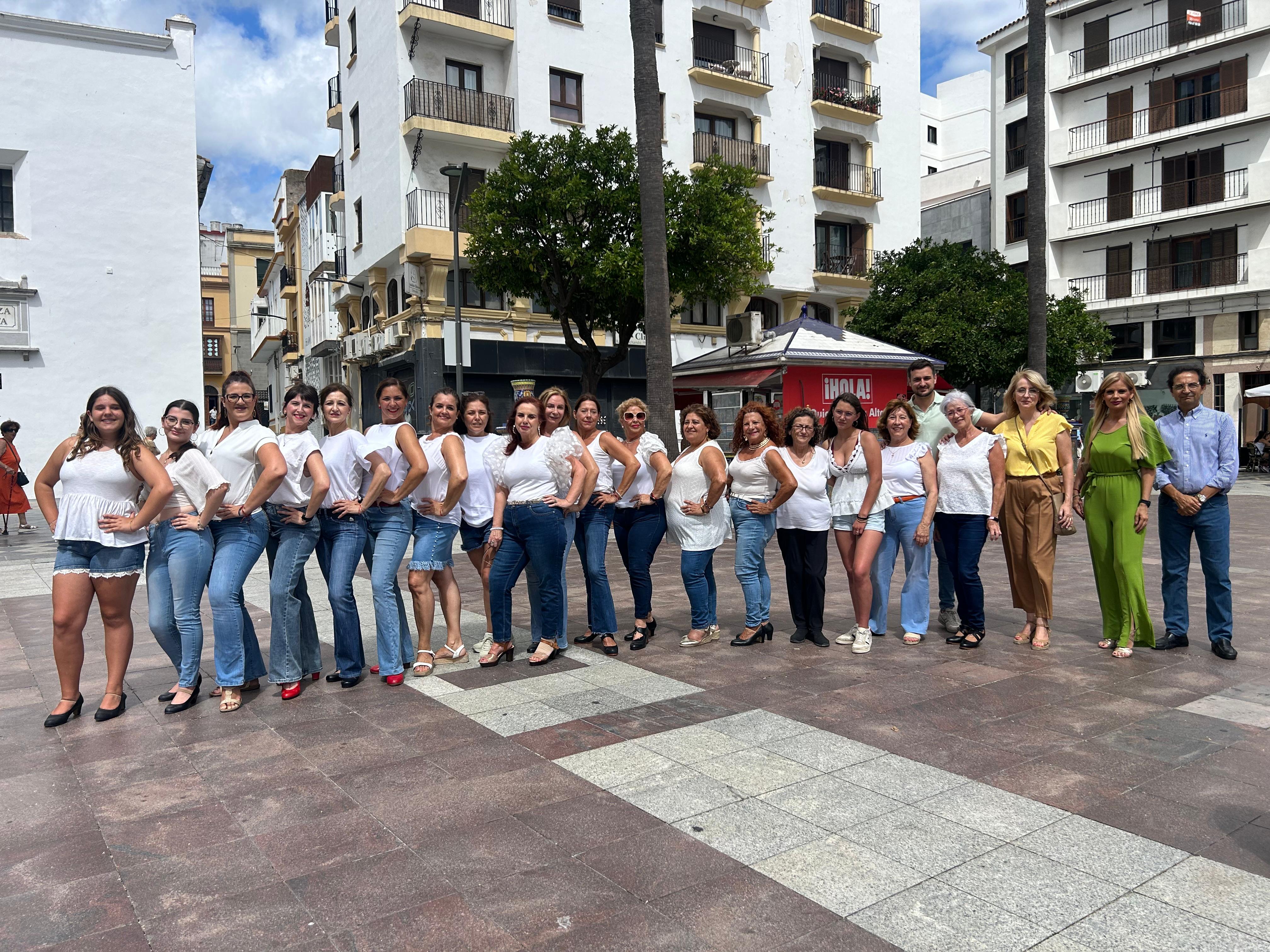 La Plaza Alta, escenario de un flashmob de las usuarias del Centro de Día de San José Artesano.