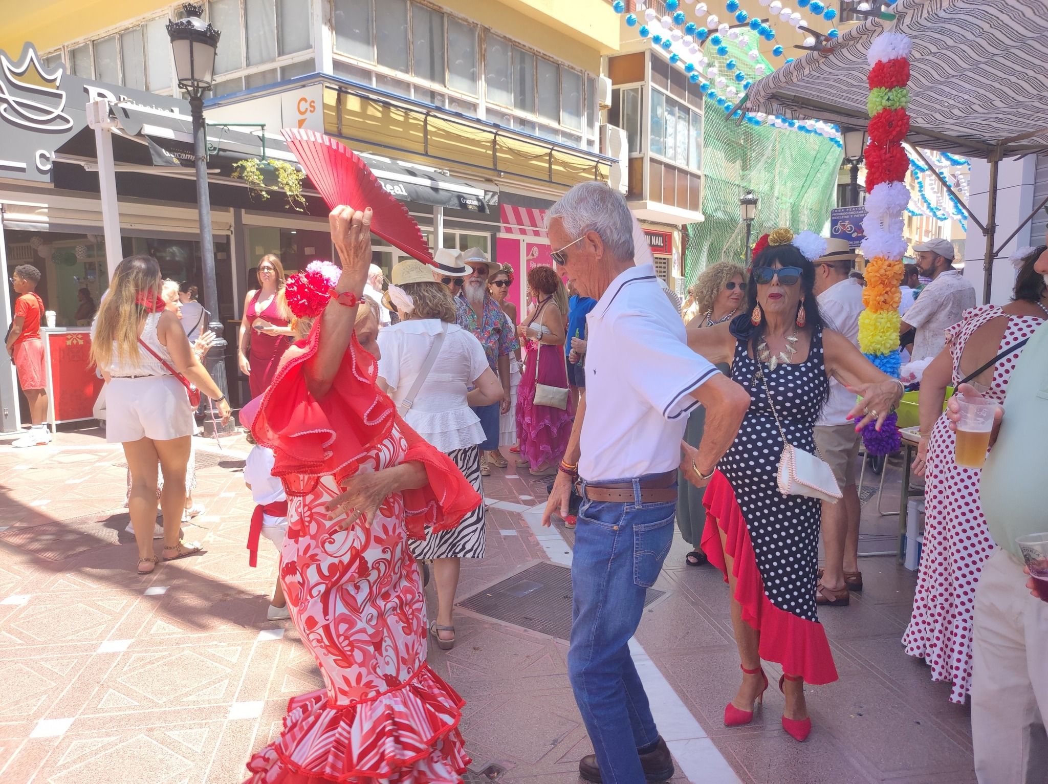 Domingo rociero en La Línea: sevillanas, reencuentros y mucho arte.