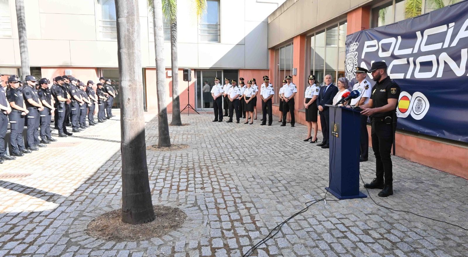Bienvenida a los 99 policías nacionales que realizarán sus prácticas en Algeciras y La Línea.